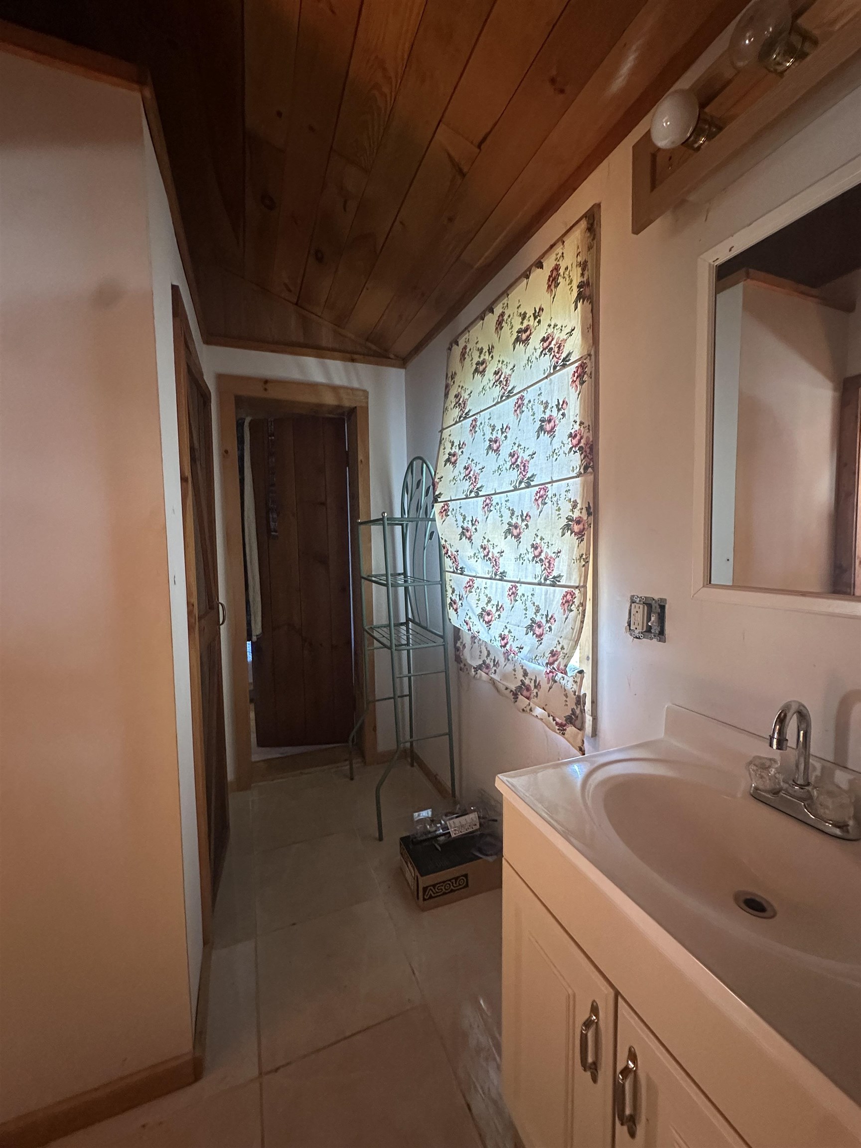 1455 Lake Dunmore Road photo 24