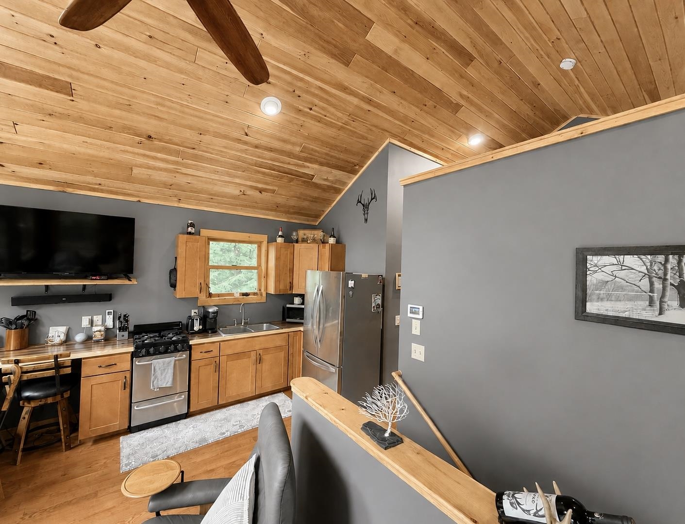 250 Fairview Avenue photo 8