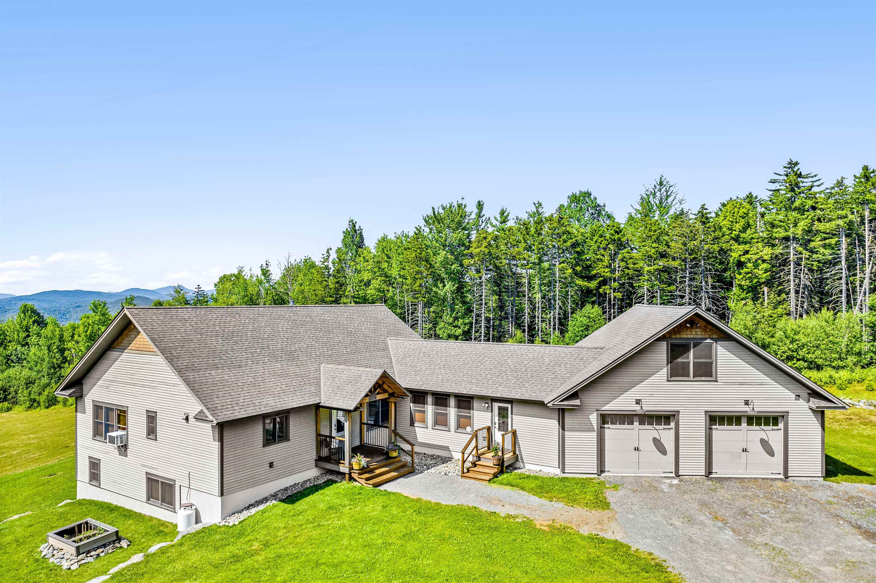 Single Family in Elmore VT
