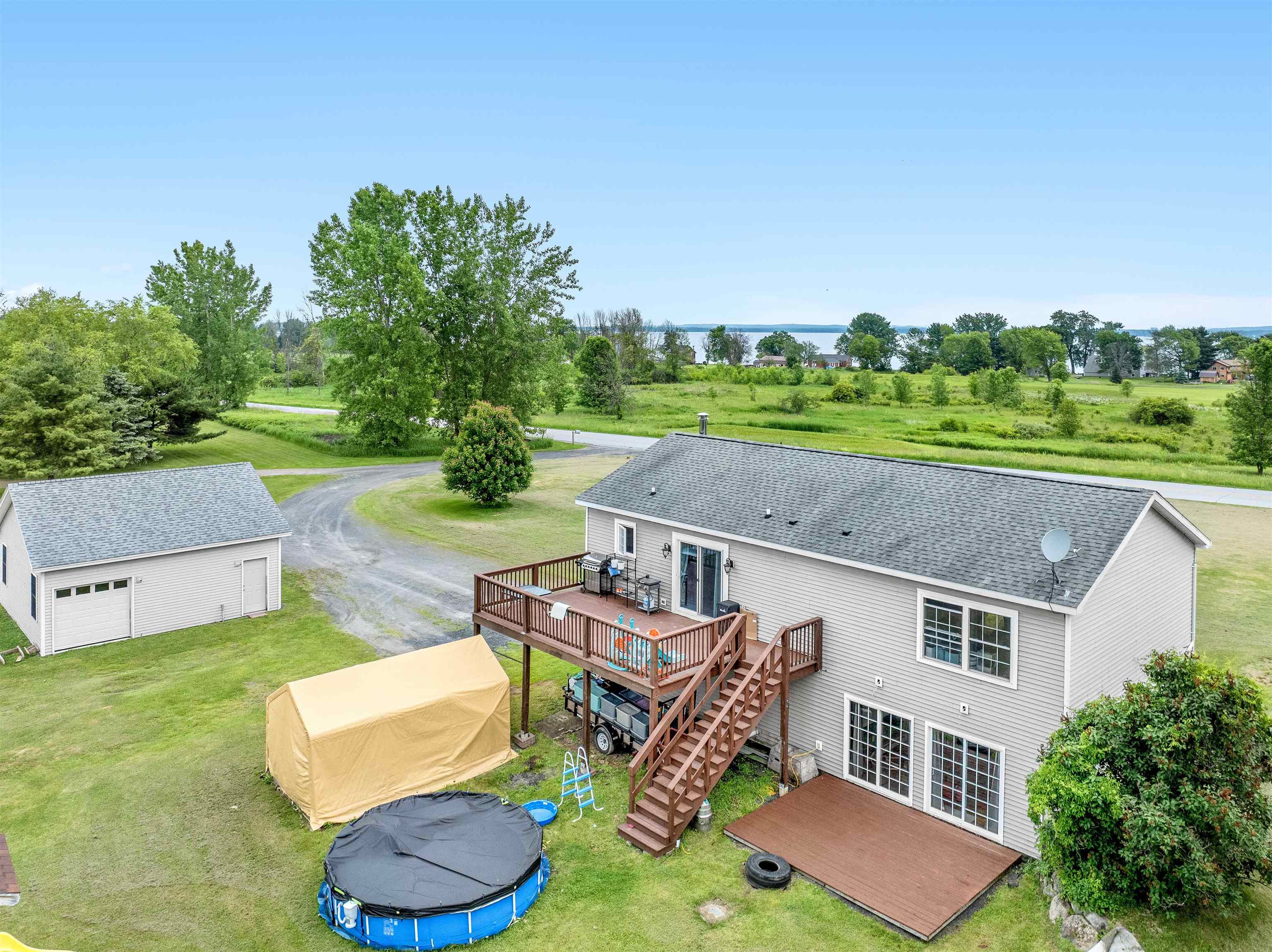 3337 Lakeview Drive photo 3
