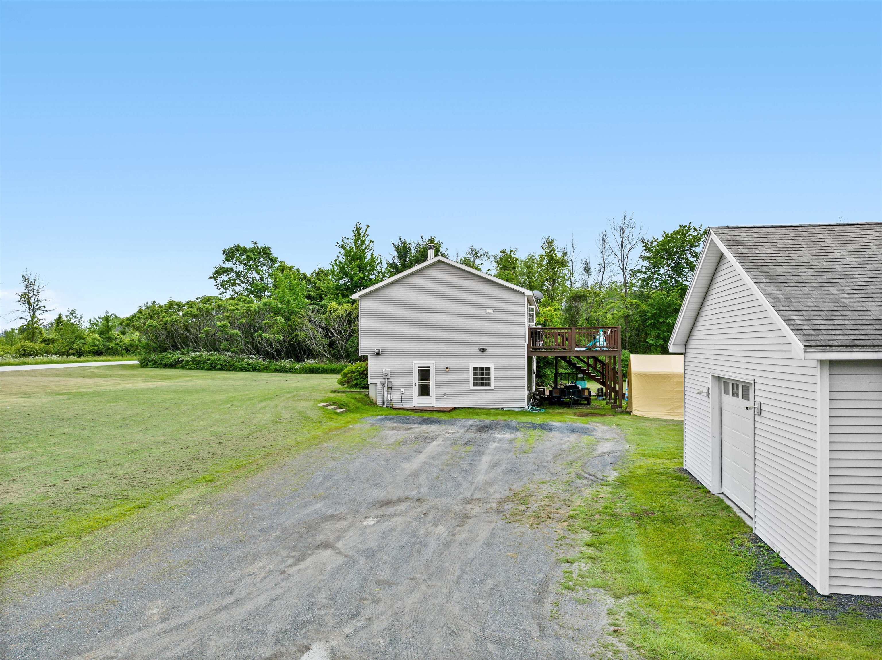 3337 Lakeview Drive photo 4
