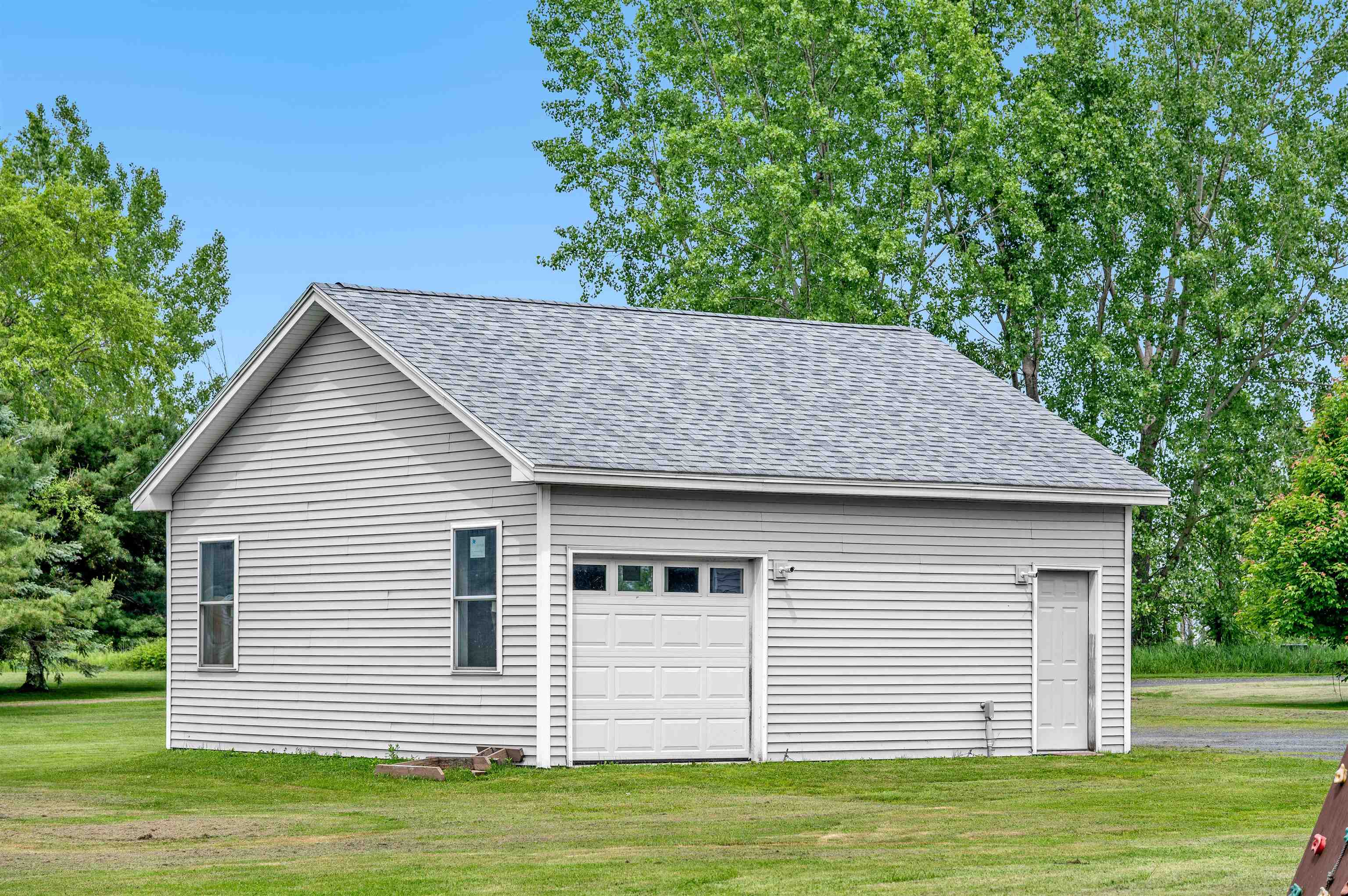 3337 Lakeview Drive photo 5