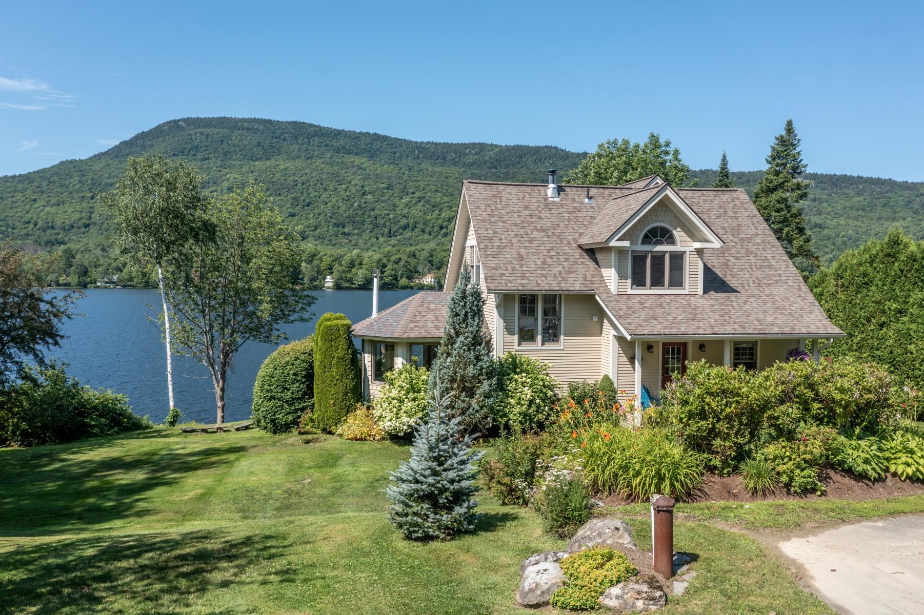 Single Family in Elmore VT