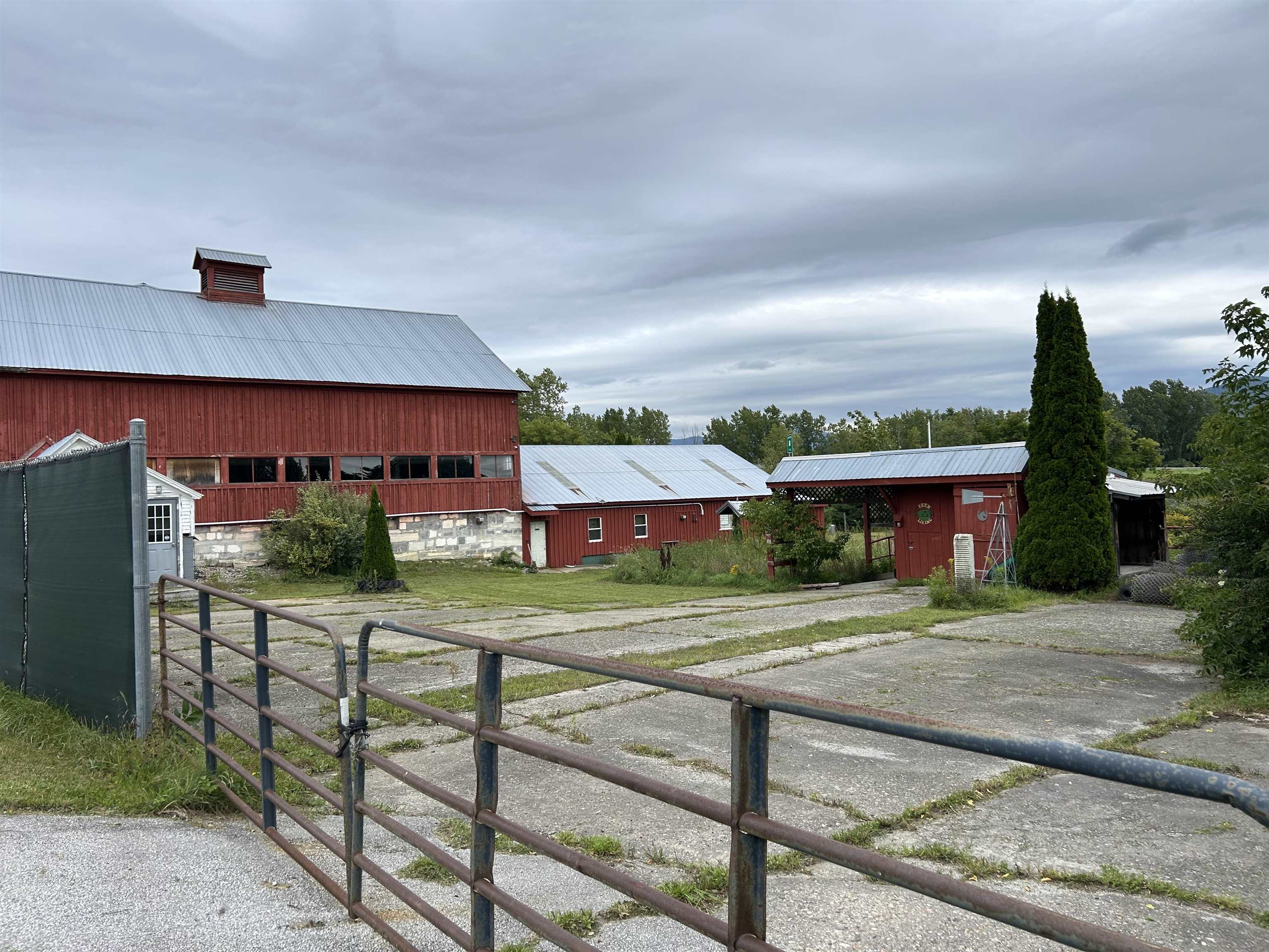 834 Creek Road photo 3