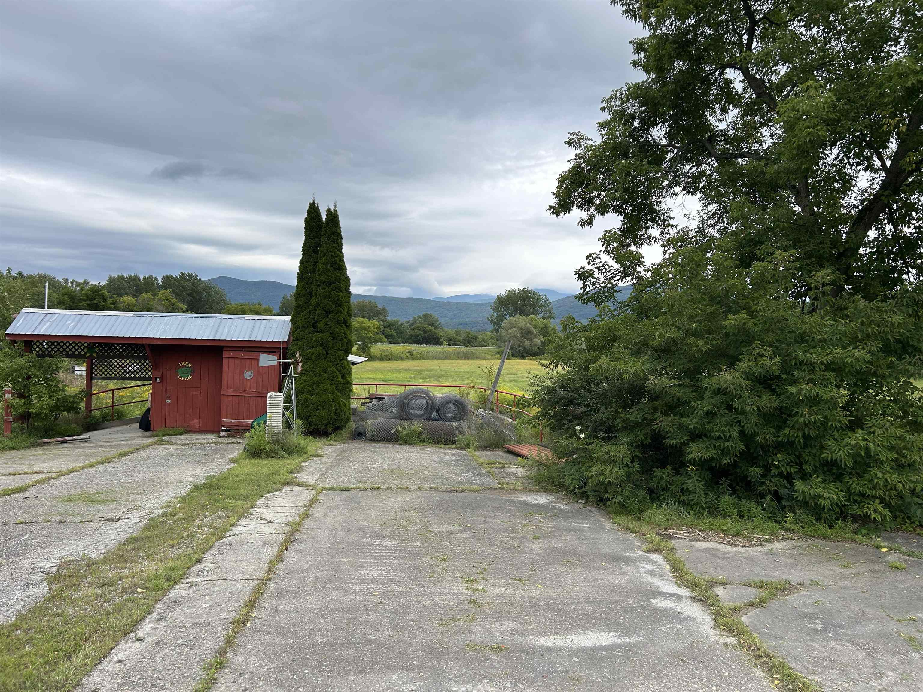 834 Creek Road photo 4