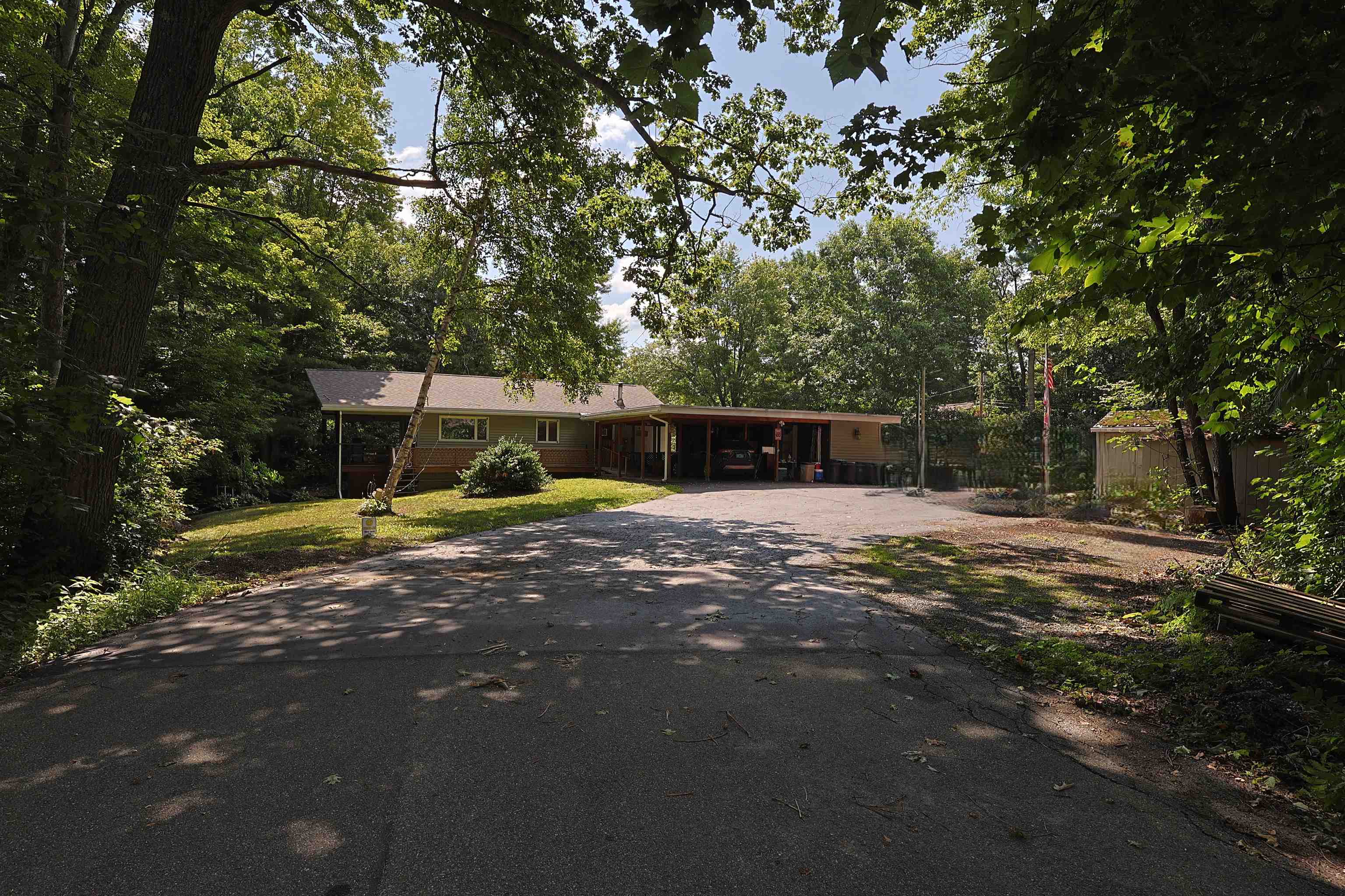 161 Chellis Street photo 1