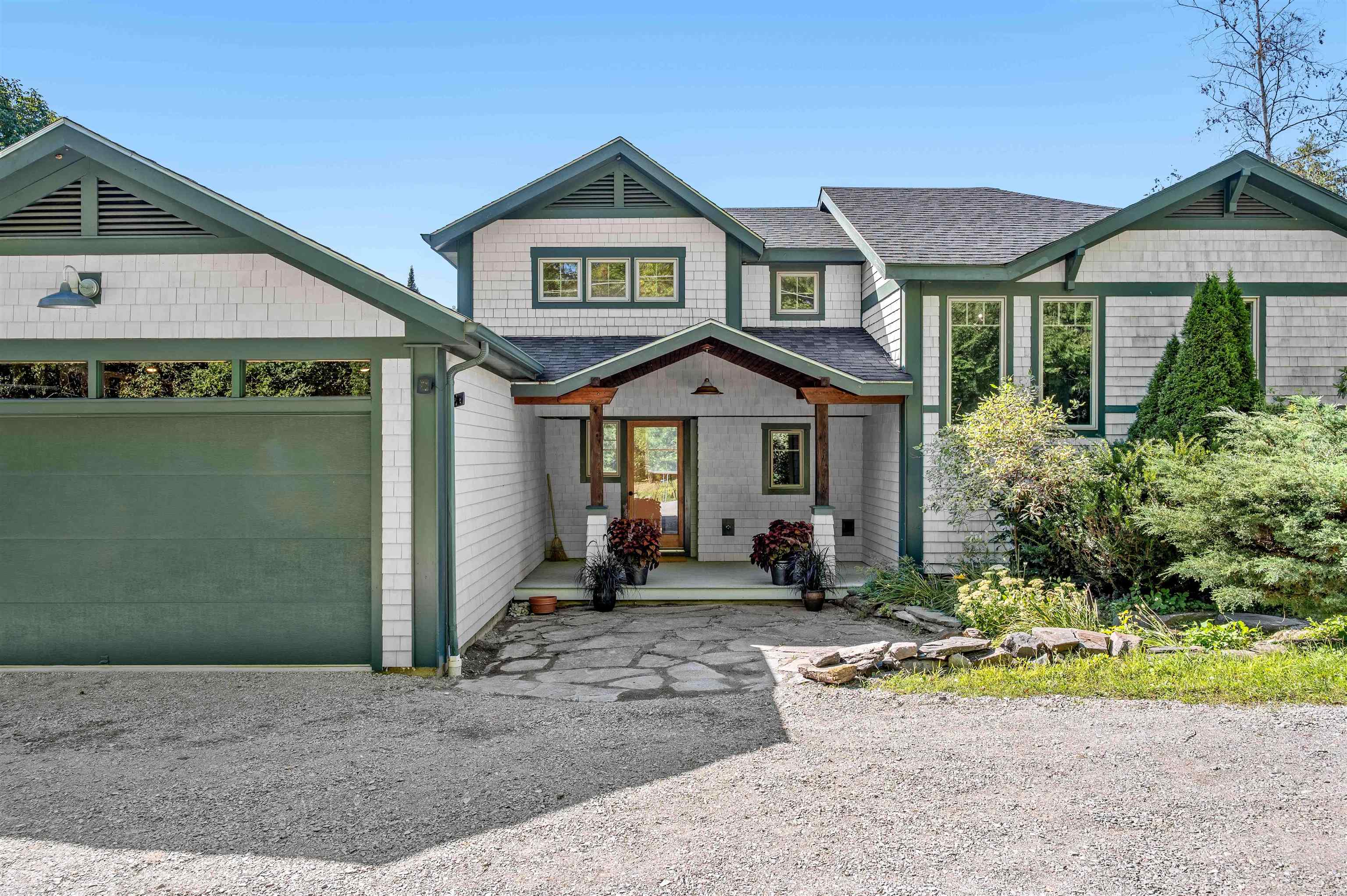 748 Chapin Road photo 1