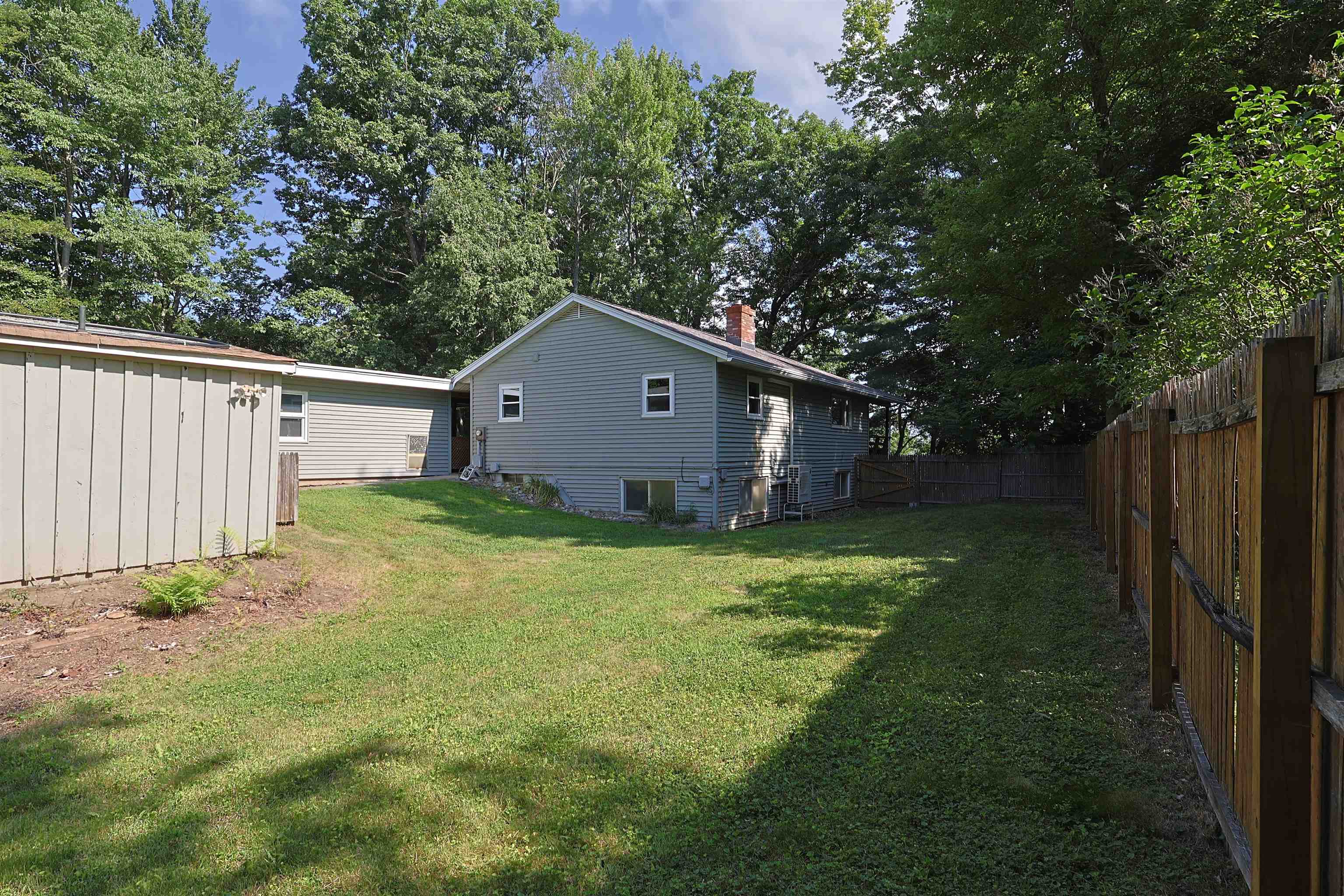 161 Chellis Street photo 12
