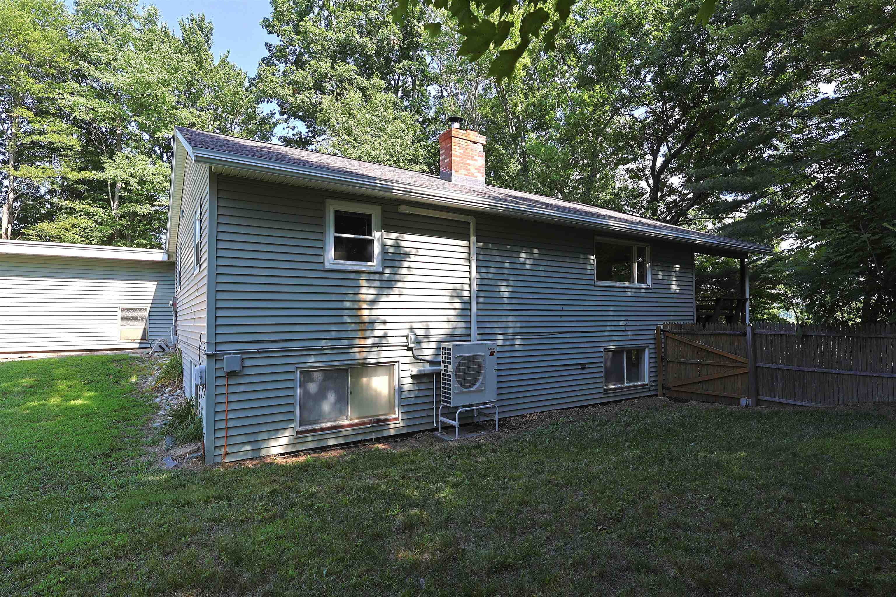 161 Chellis Street photo 14