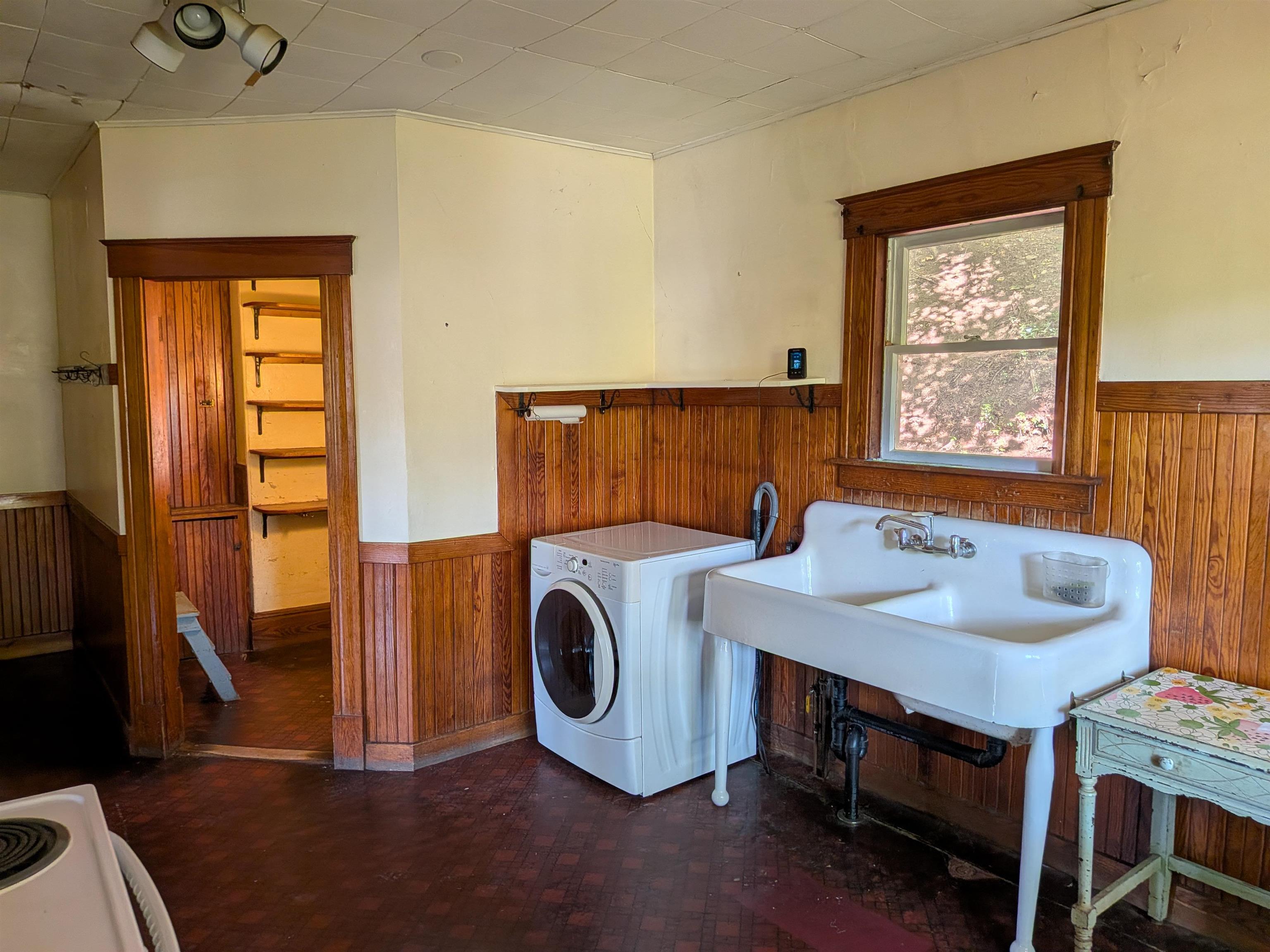 207 Elliot Street photo 16