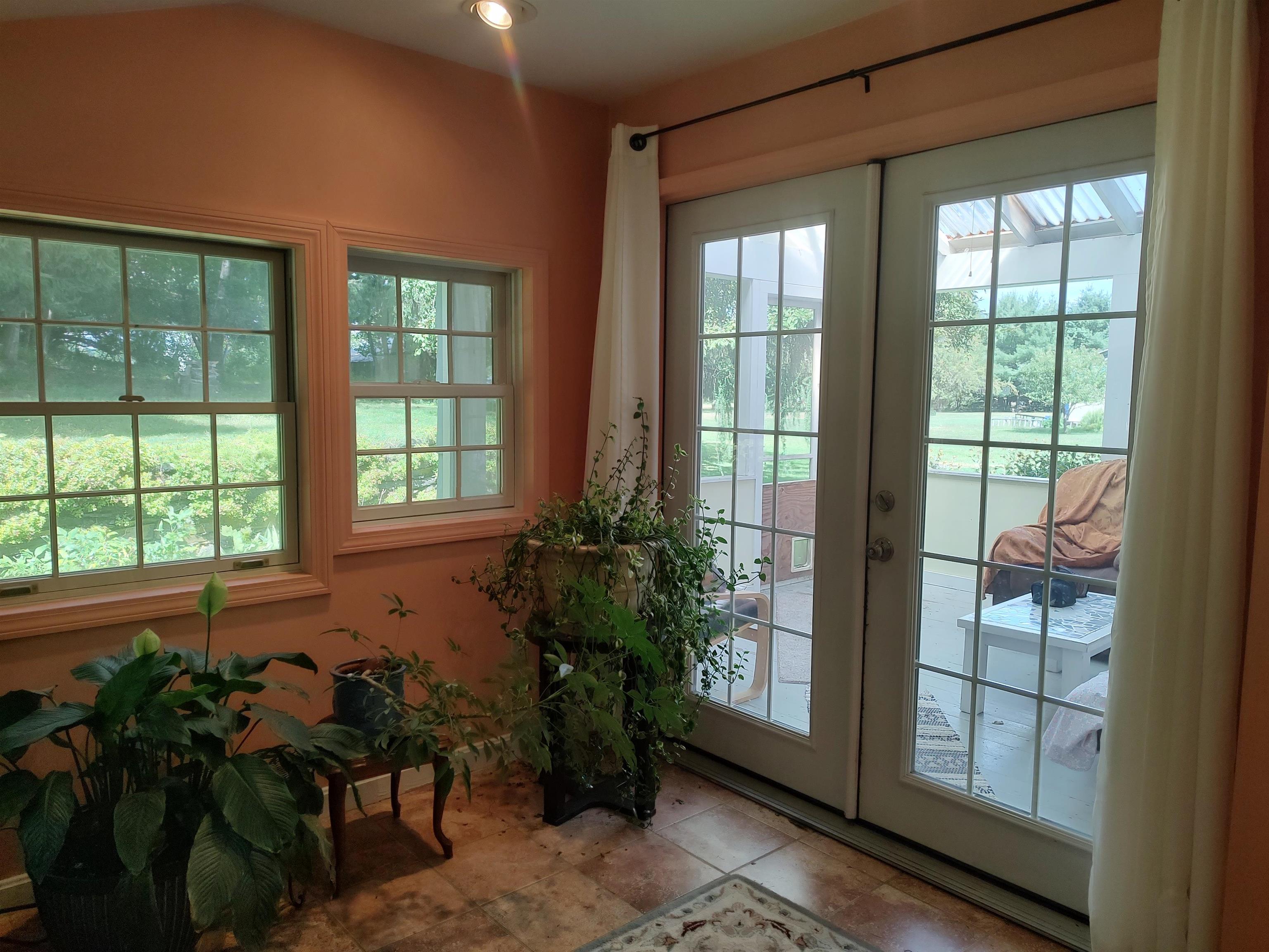 5 Greenhouse Avenue photo 16