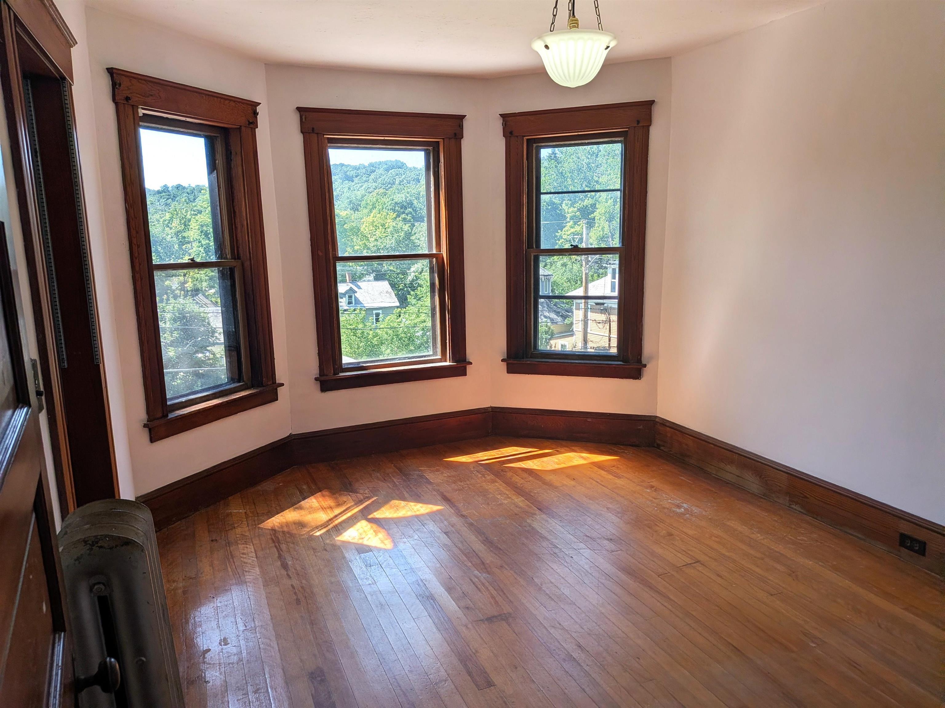 207 Elliot Street photo 18