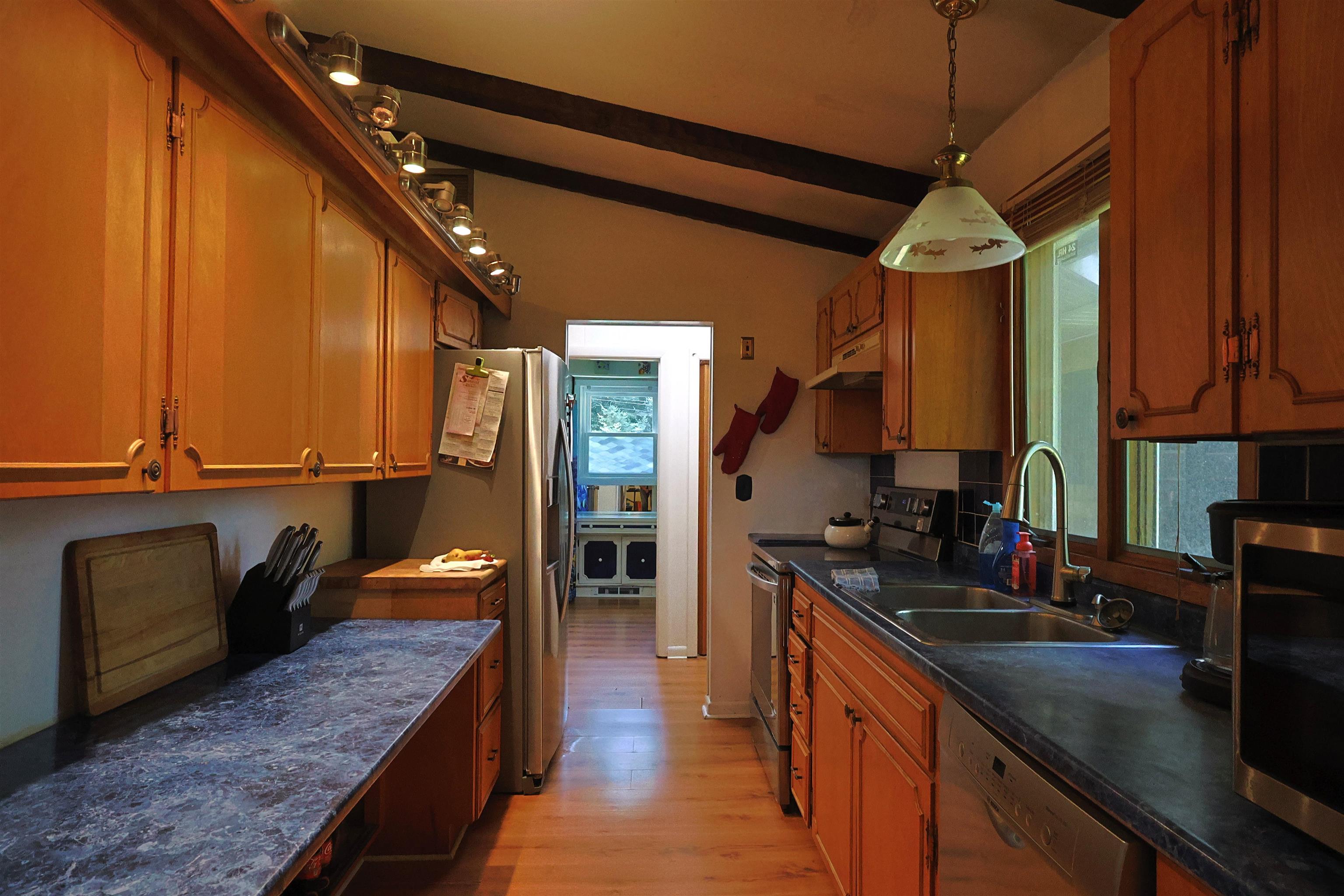 161 Chellis Street photo 19