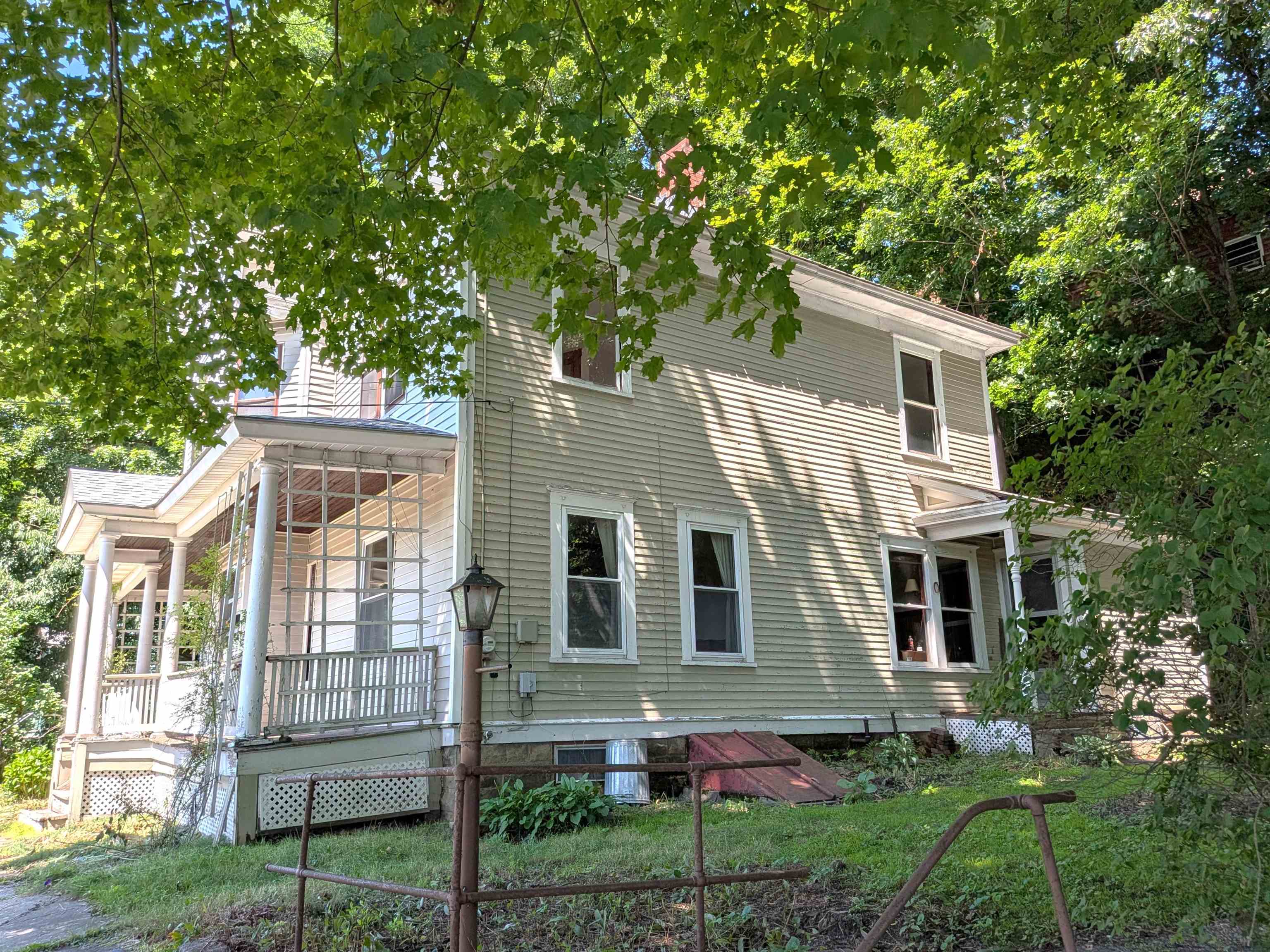 207 Elliot Street photo 2