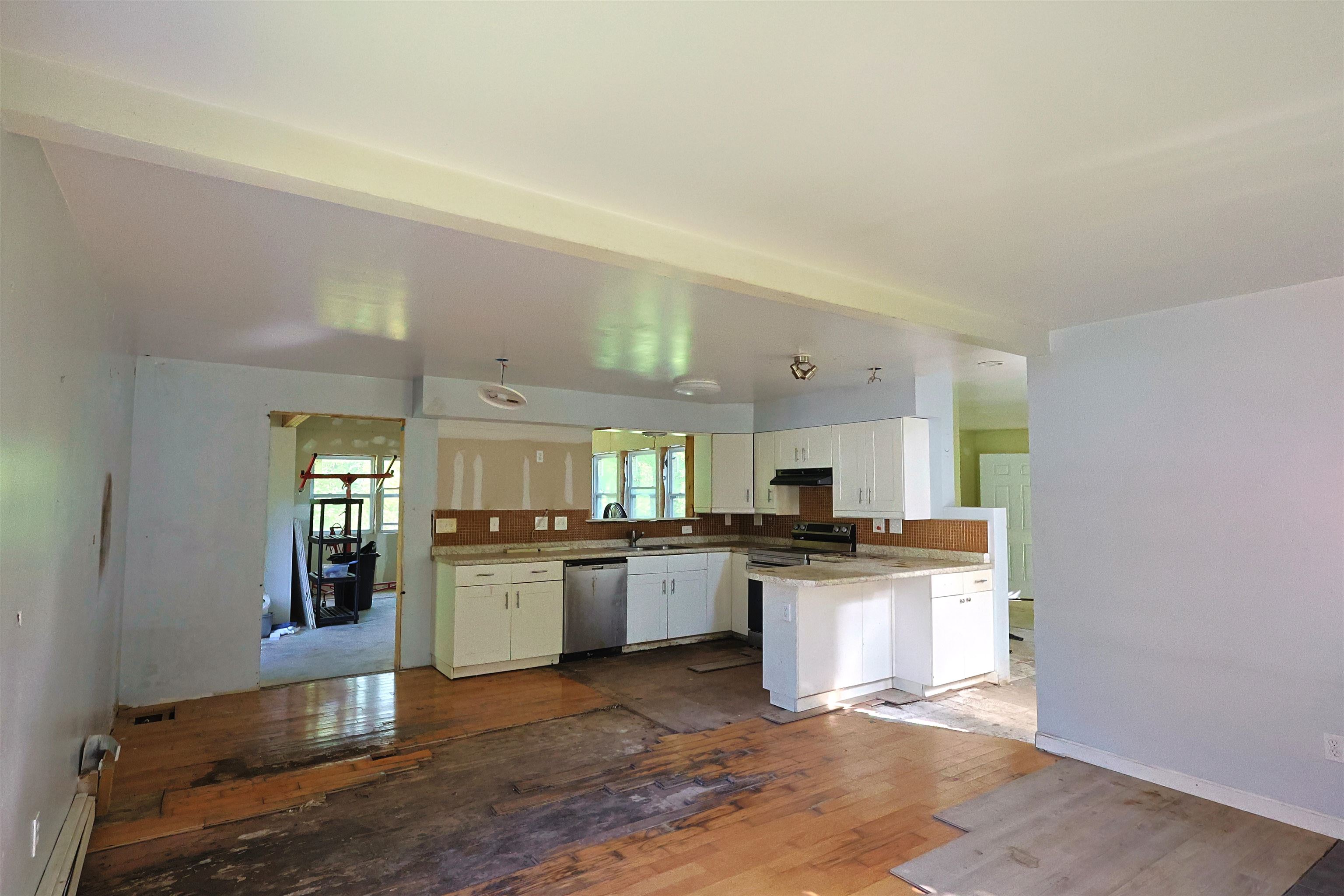 86 Brownsville Road photo 20