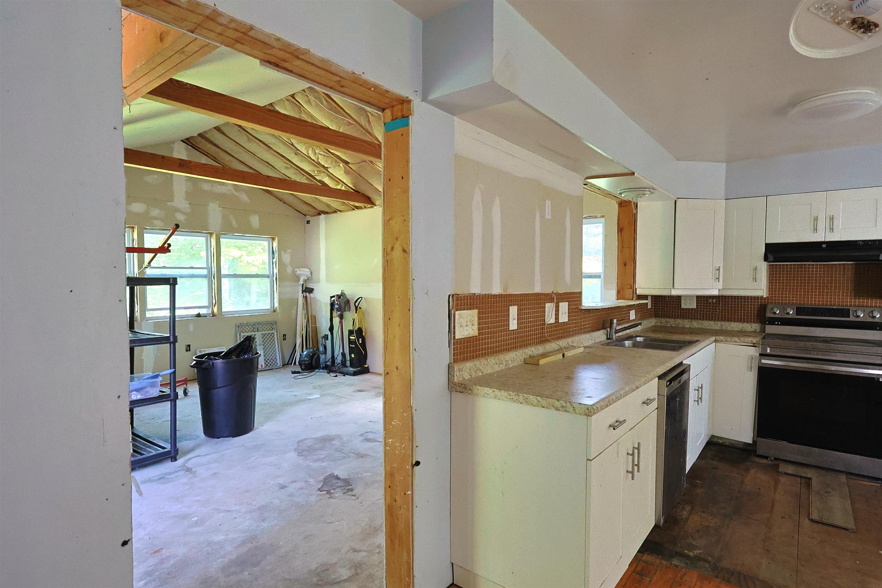 86 Brownsville Road photo 21