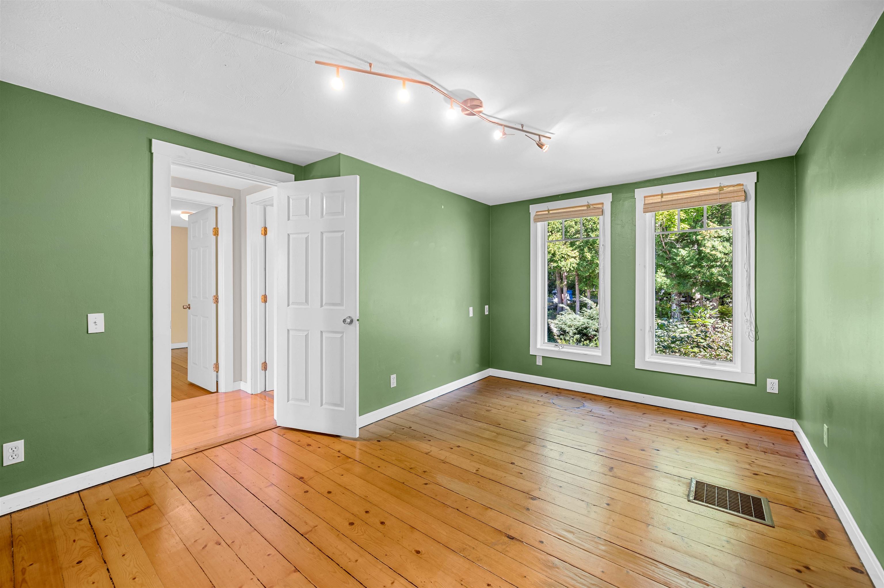 748 Chapin Road photo 22