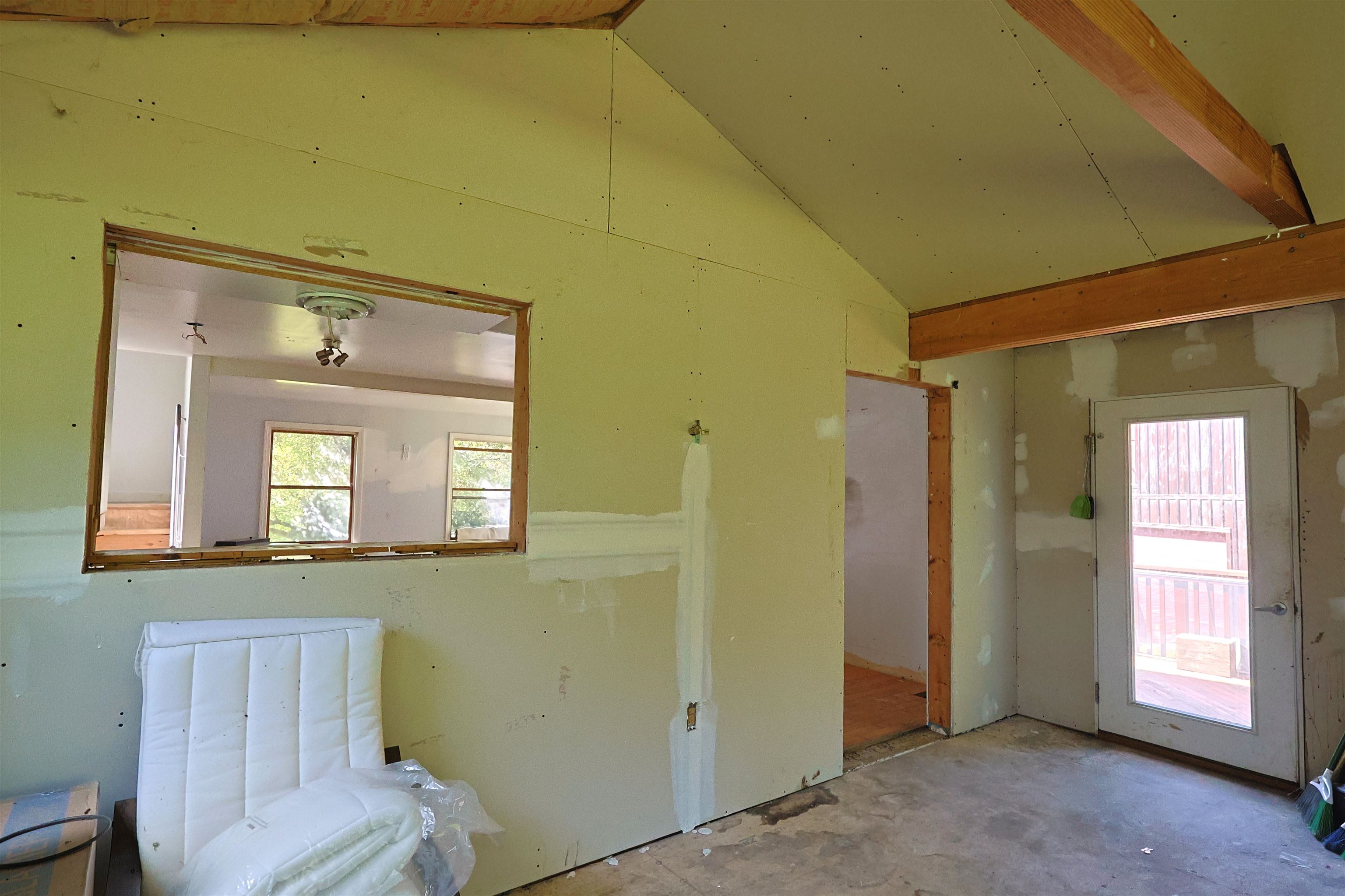 86 Brownsville Road photo 23