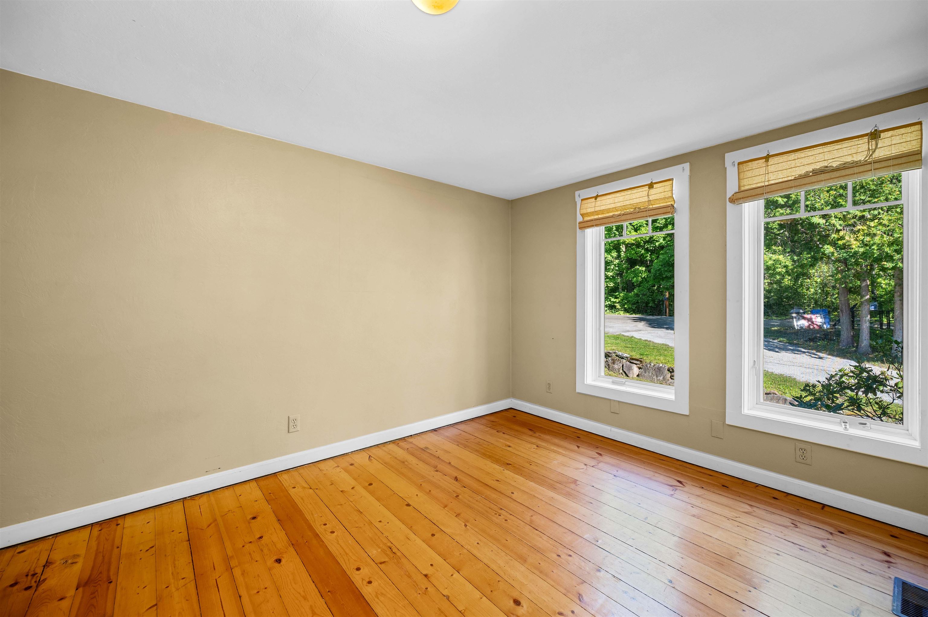 748 Chapin Road photo 23