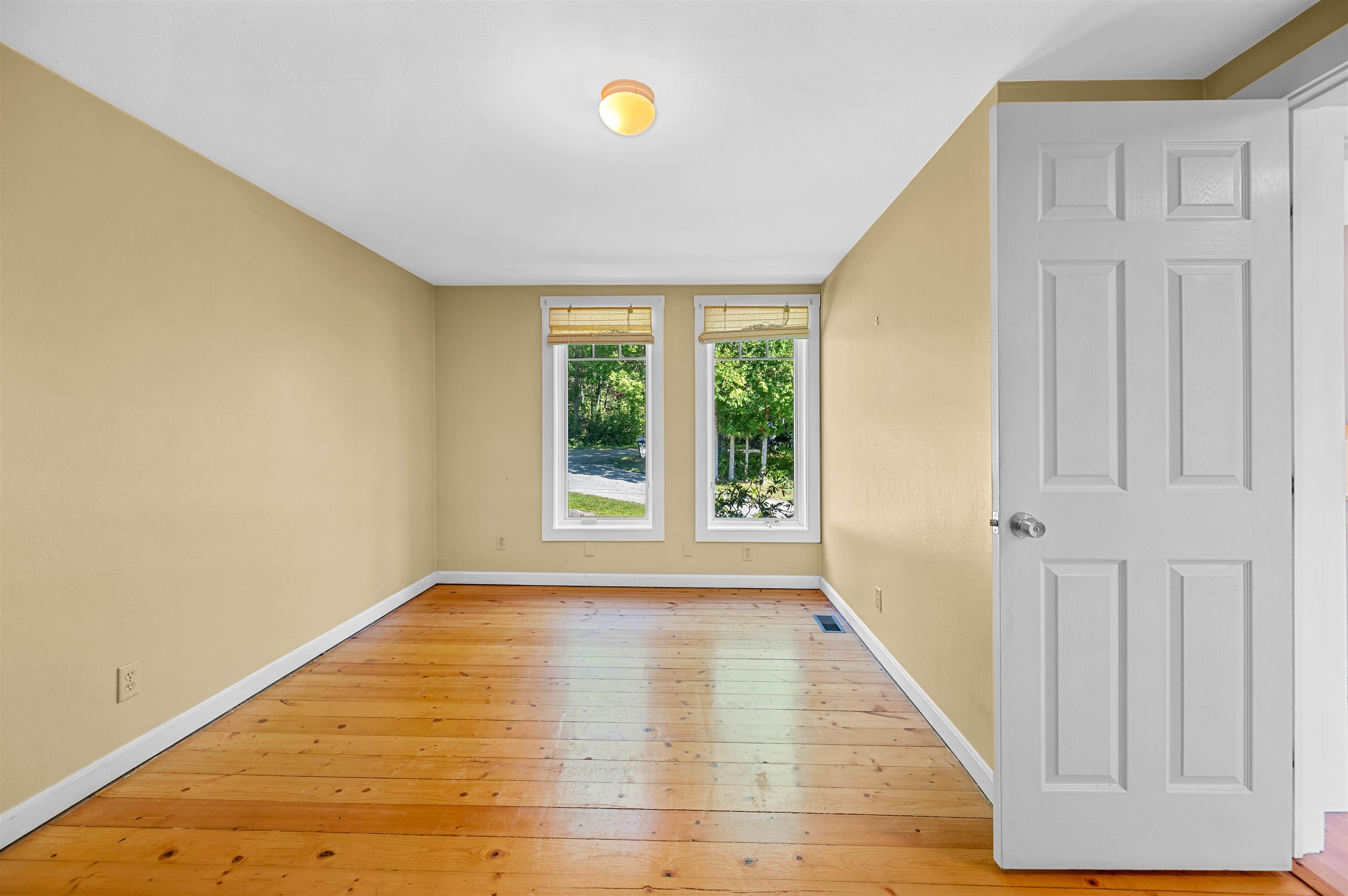 748 Chapin Road photo 24
