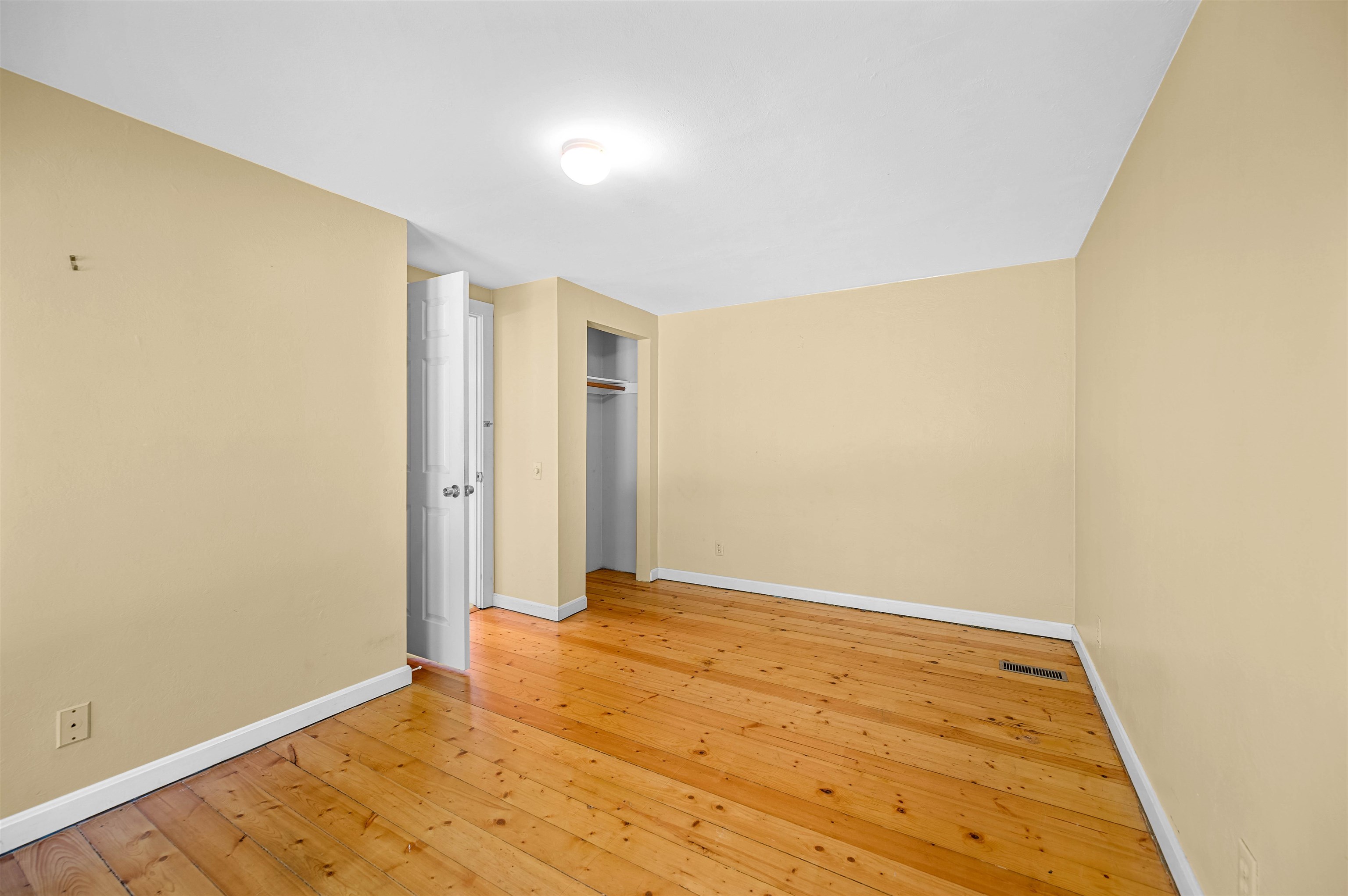 748 Chapin Road photo 25