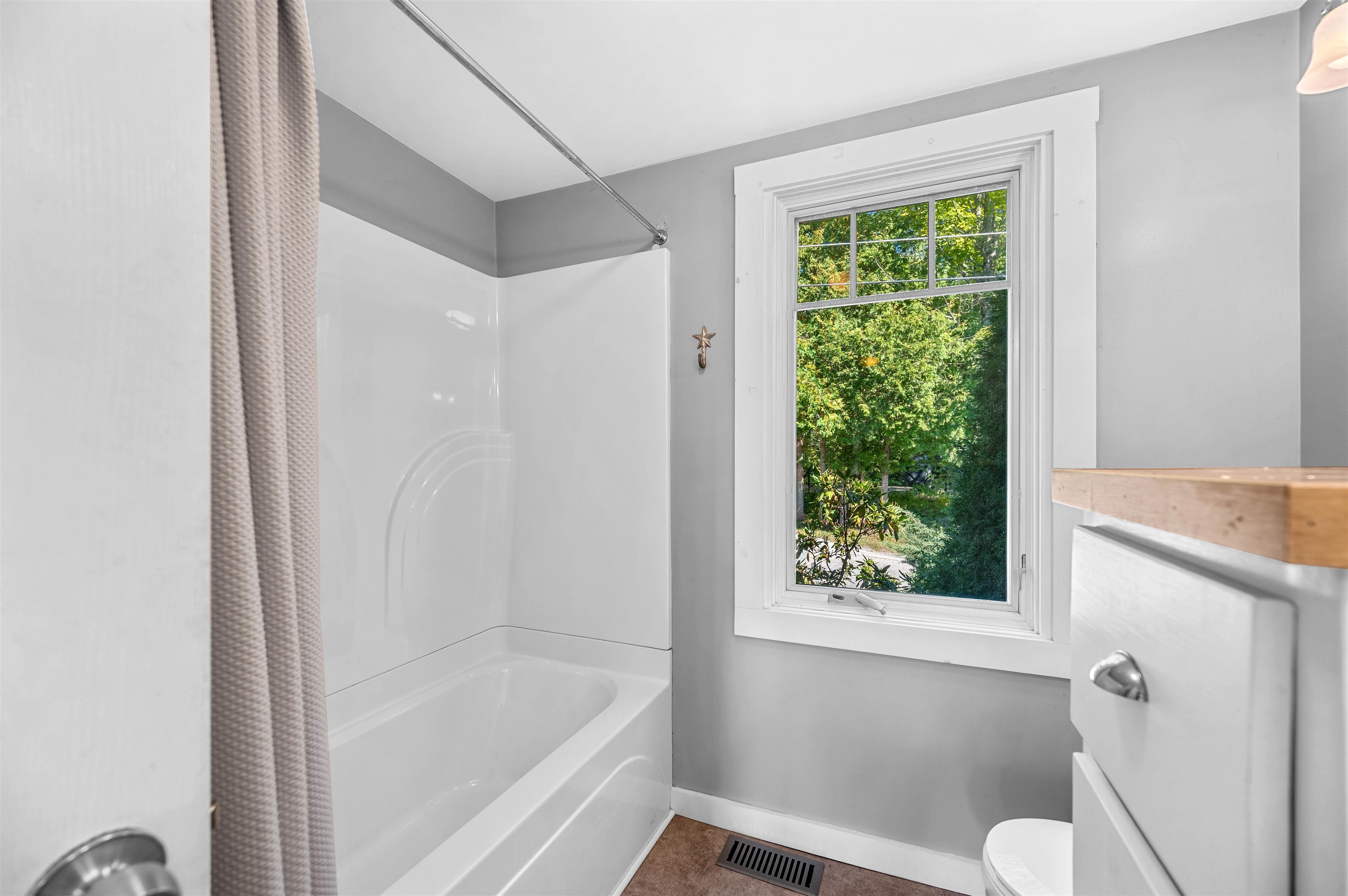 748 Chapin Road photo 26