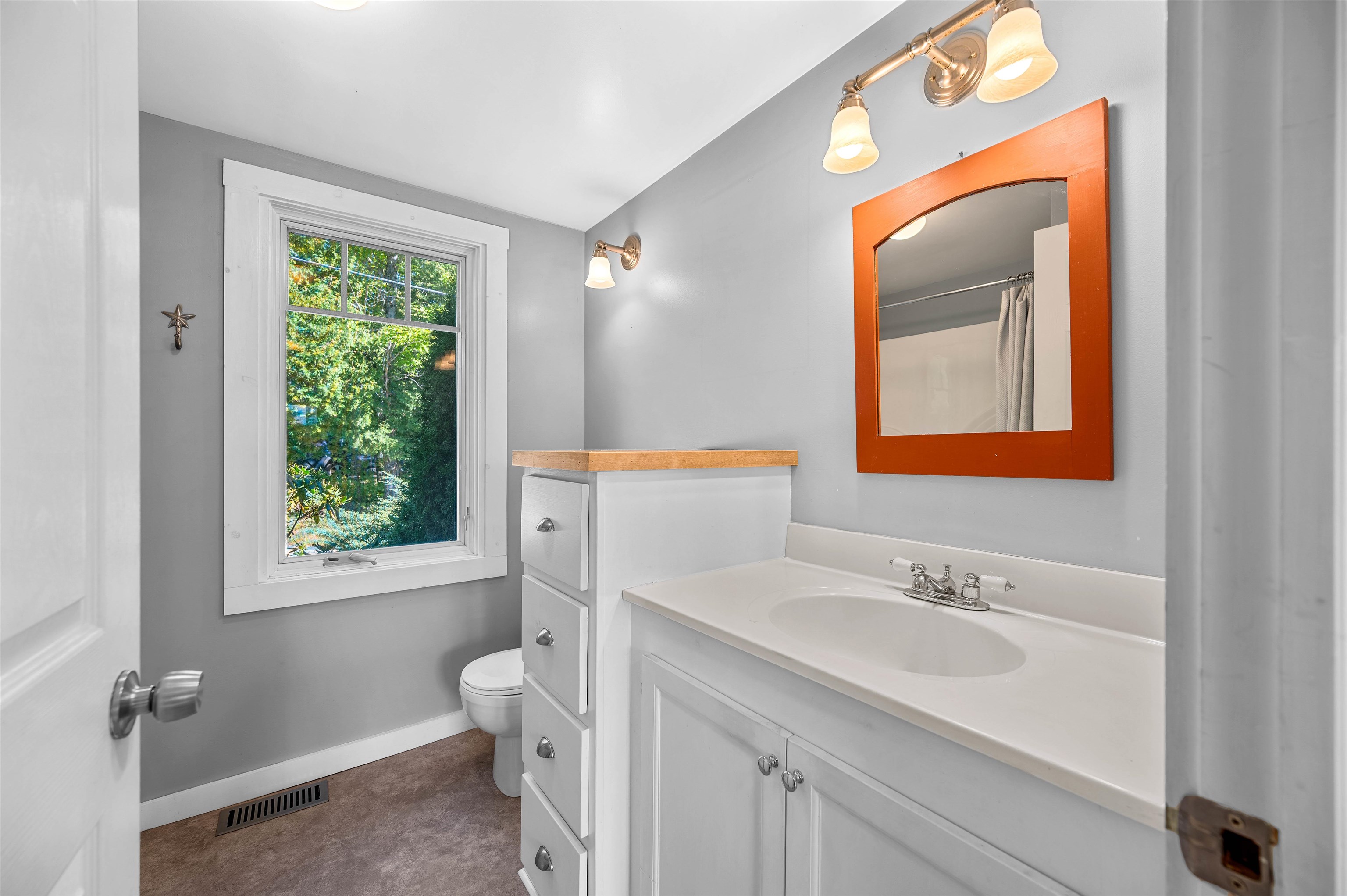 748 Chapin Road photo 27