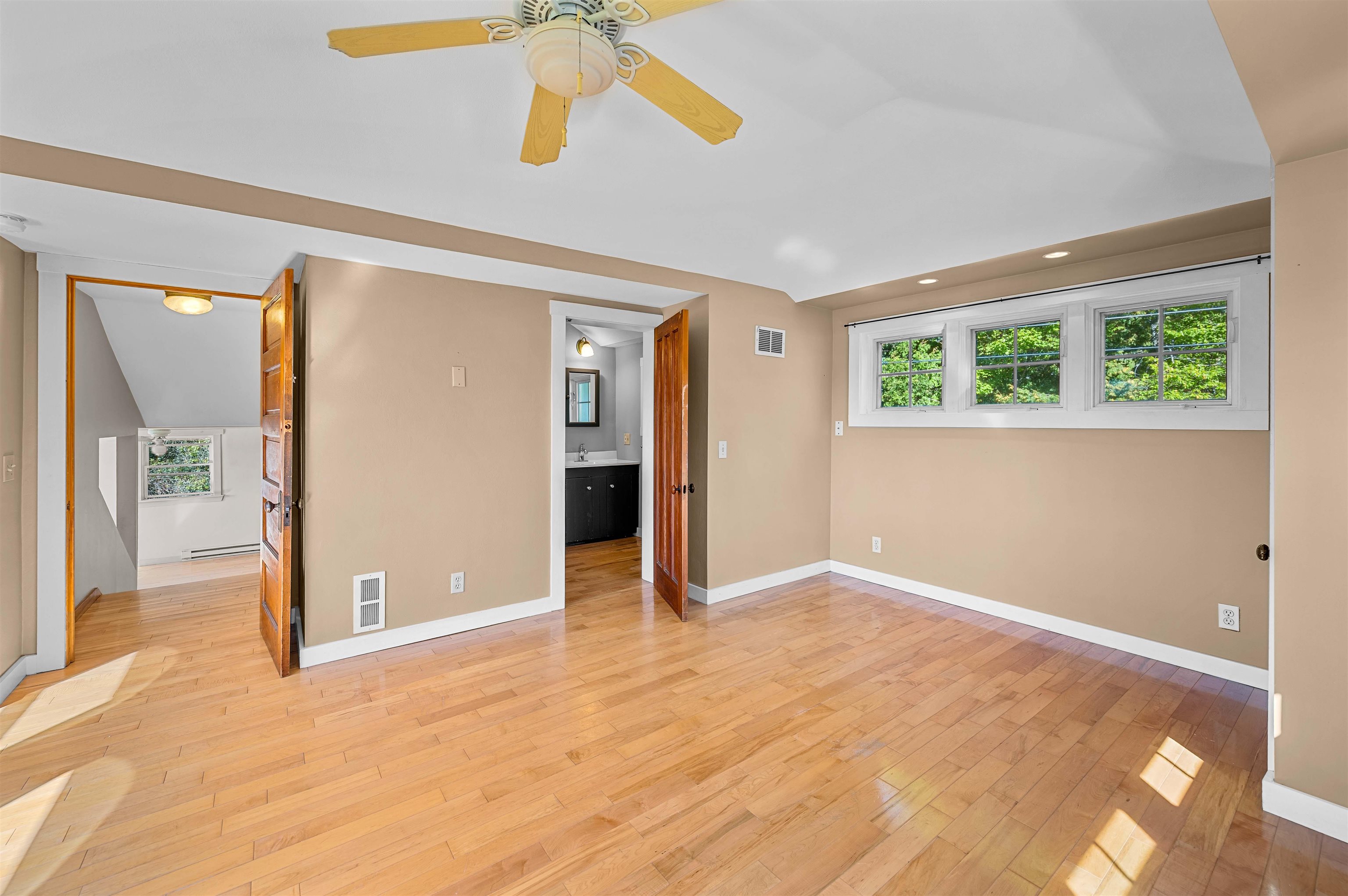 748 Chapin Road photo 29