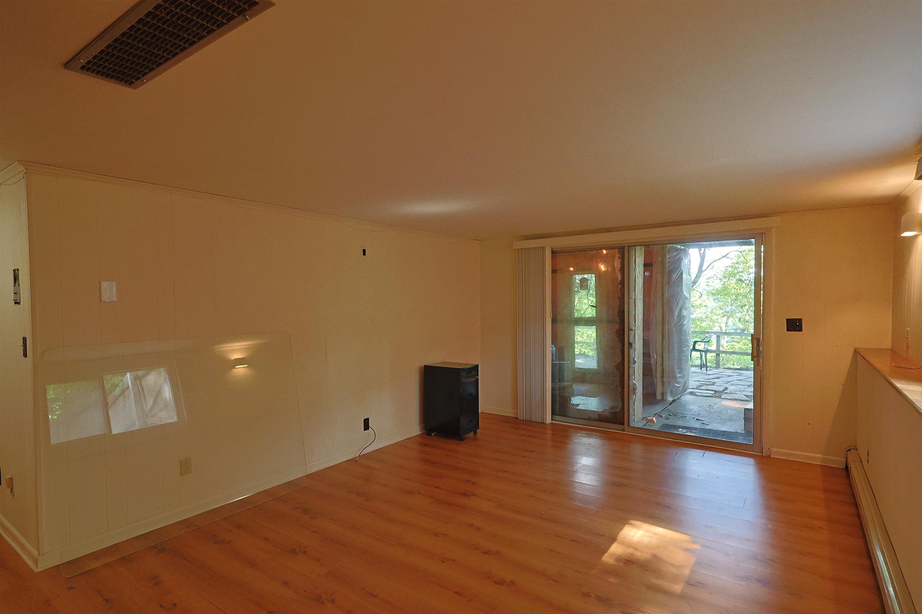 161 Chellis Street photo 33