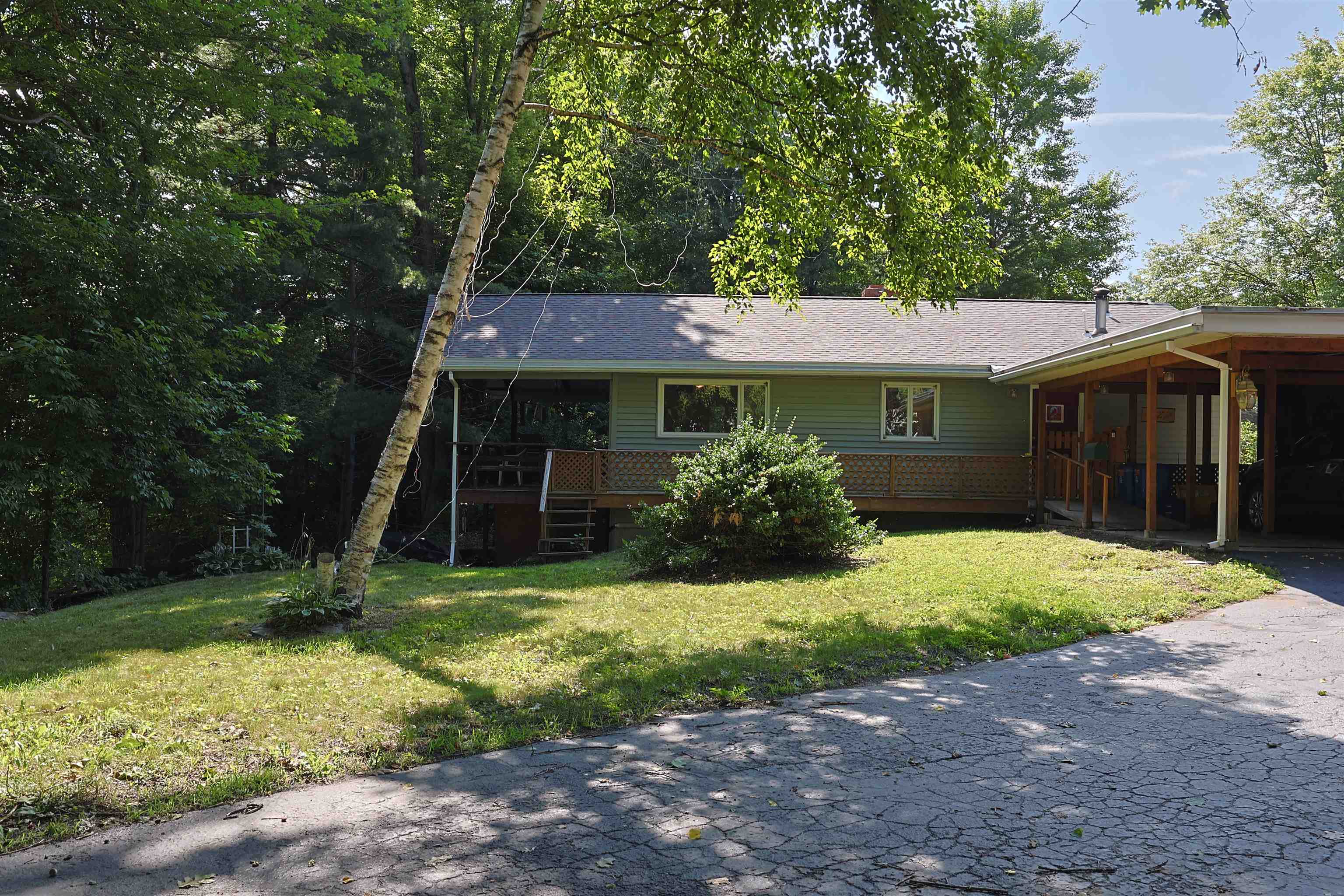 161 Chellis Street photo 4