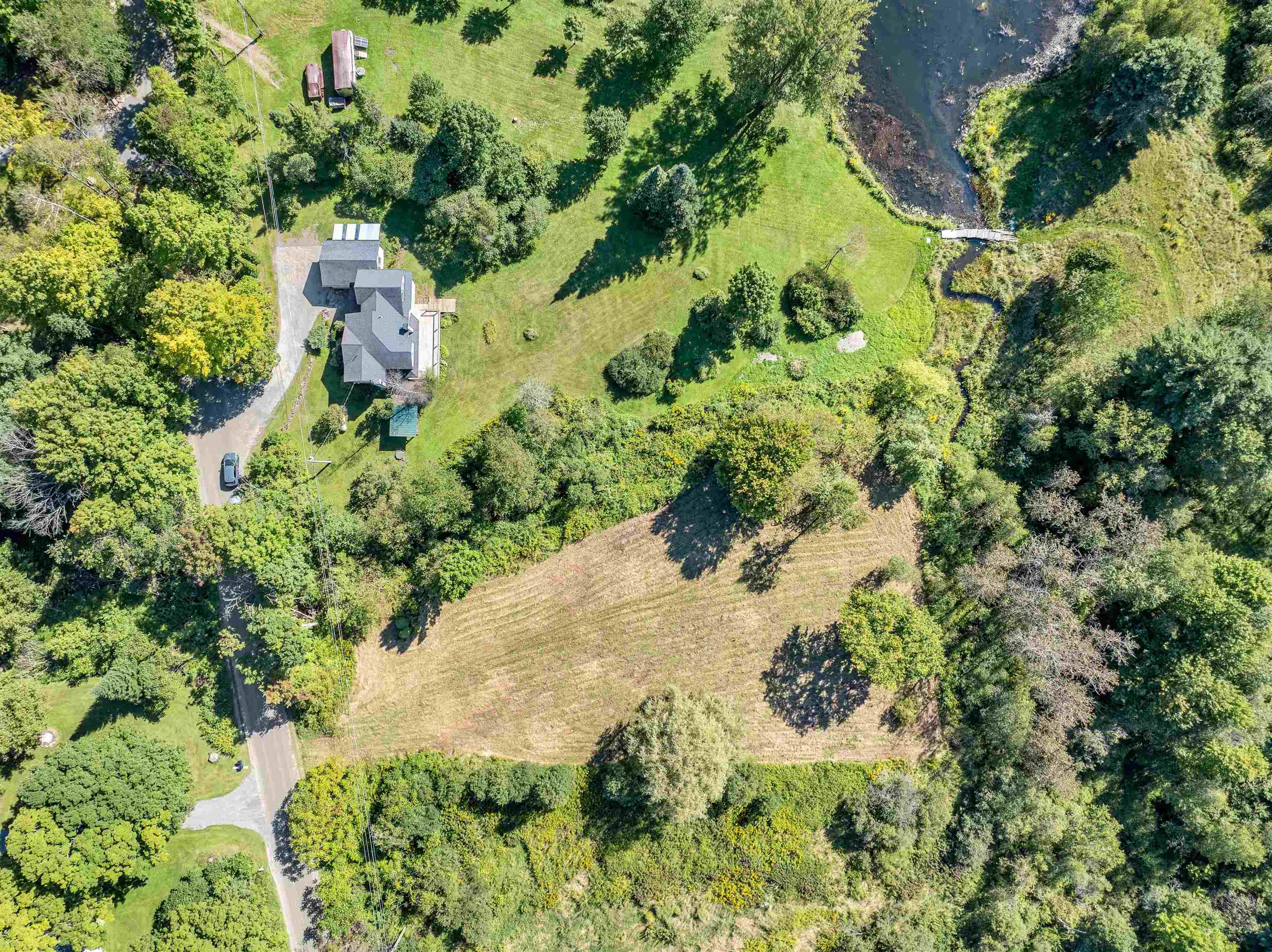 748 Chapin Road photo 4