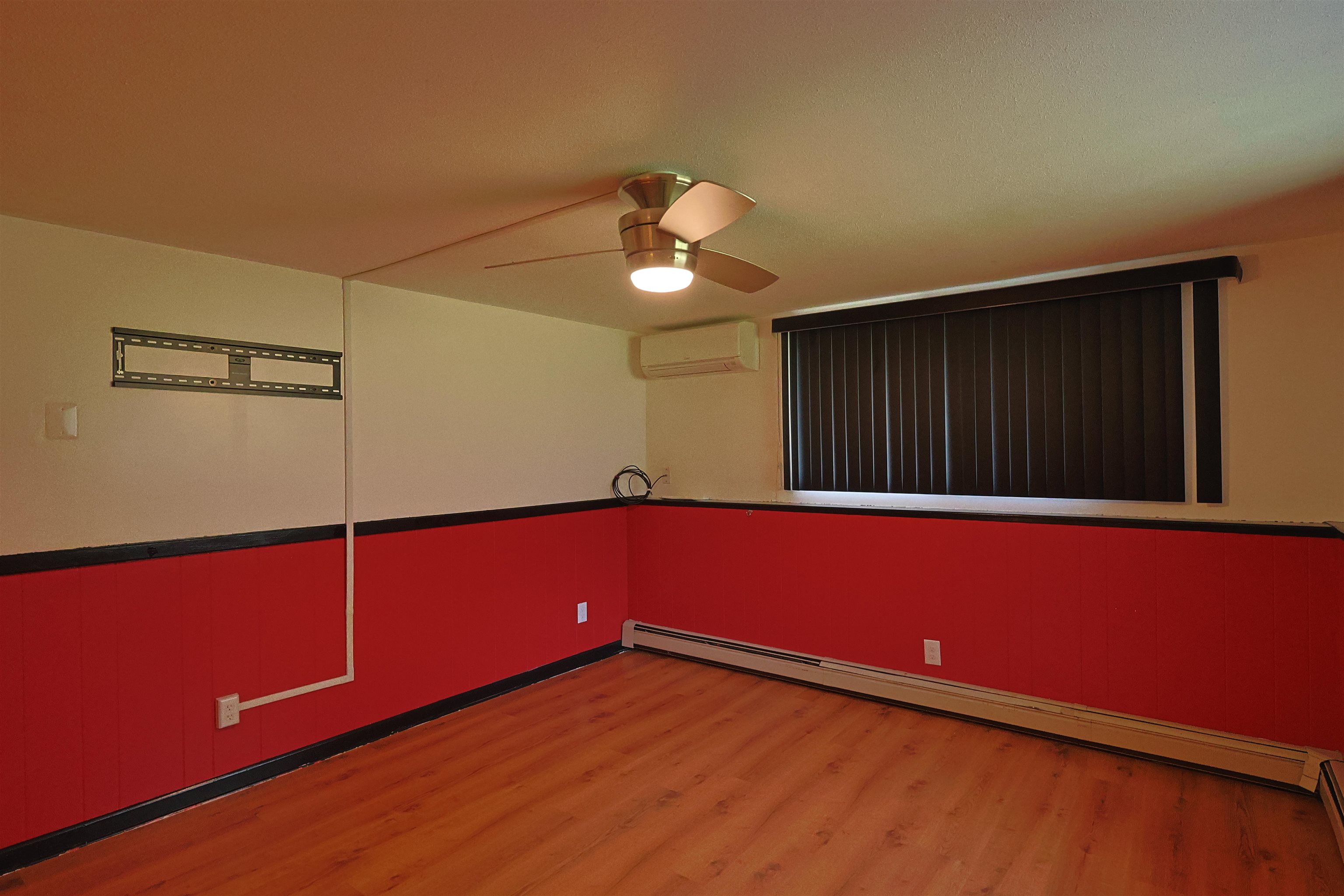 161 Chellis Street photo 41