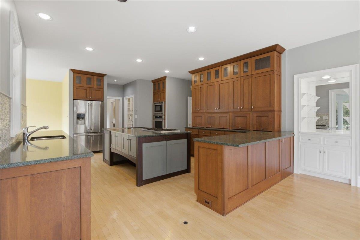 601 Riverbend Drive photo 11