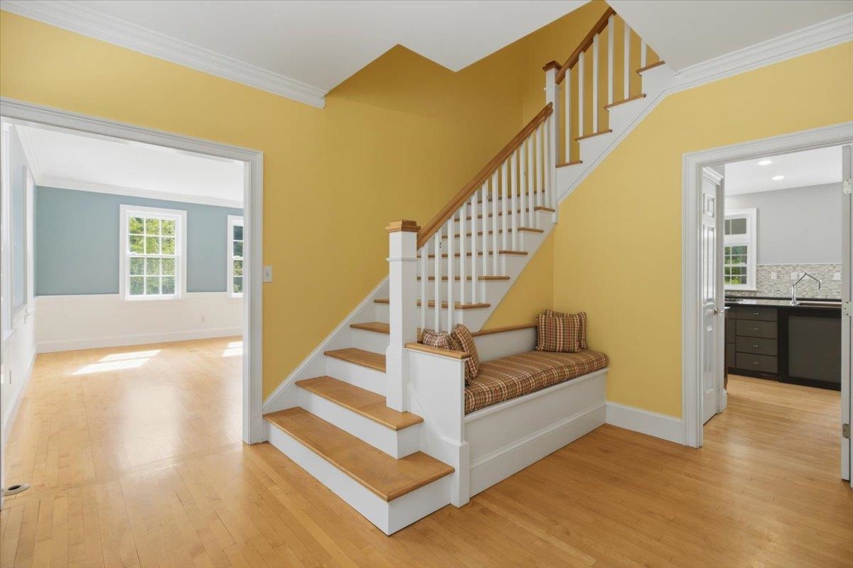 601 Riverbend Drive photo 3