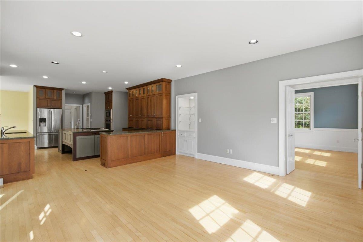 601 Riverbend Drive photo 9