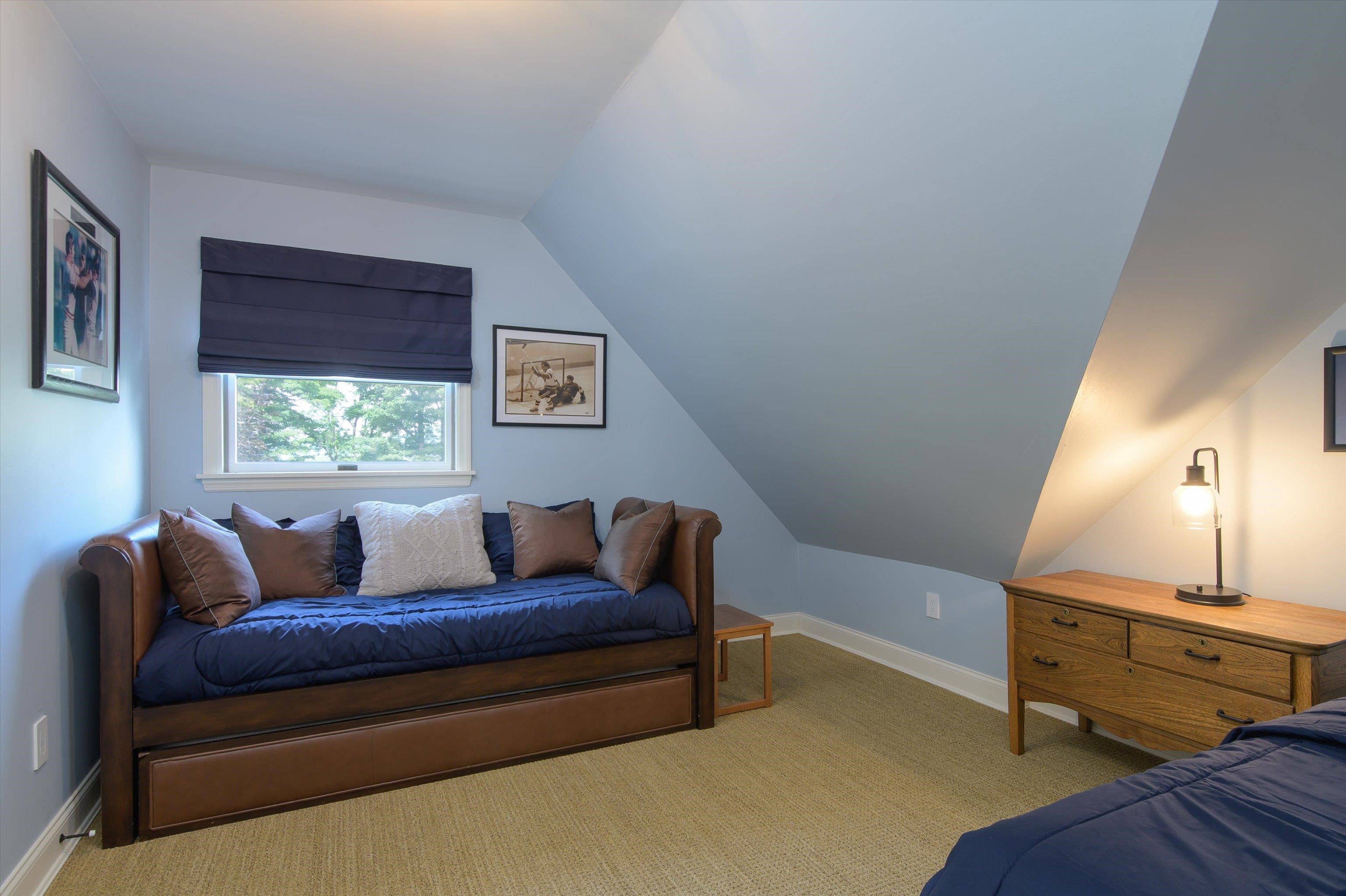 430 Fenn Road photo 24