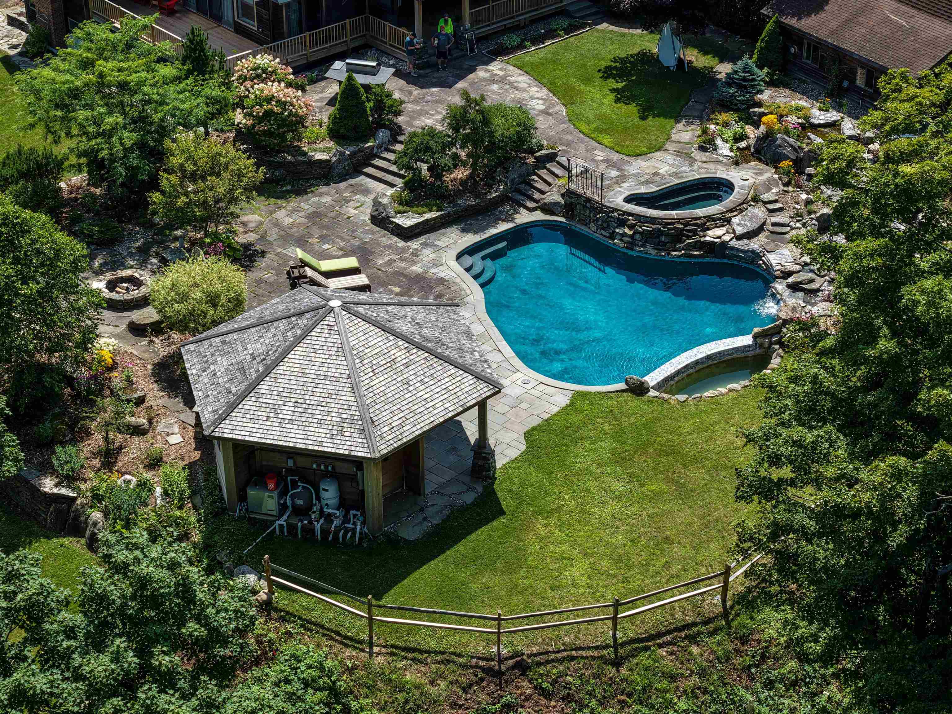 430 Fenn Road photo 34