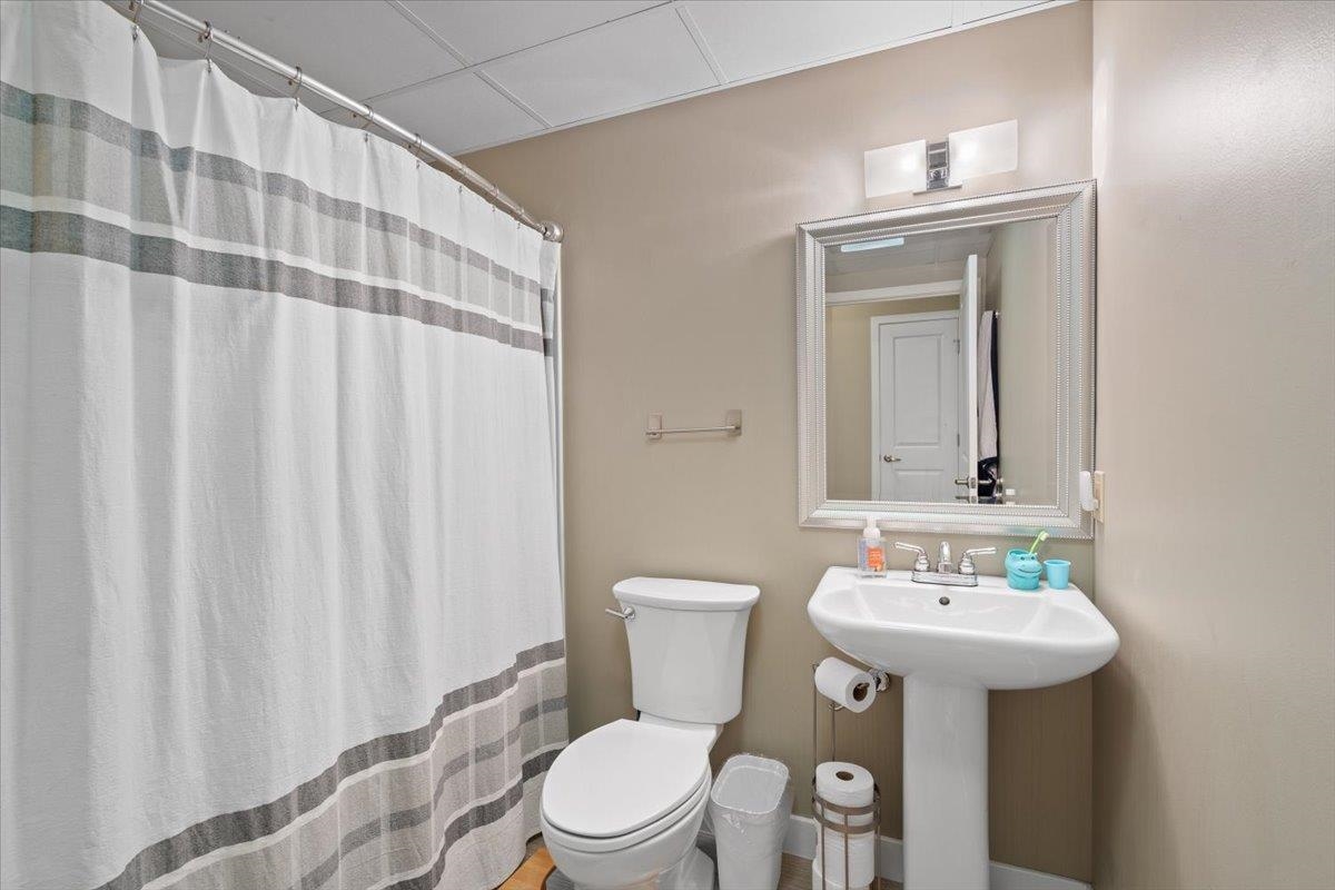 370 Farrell Street photo 12