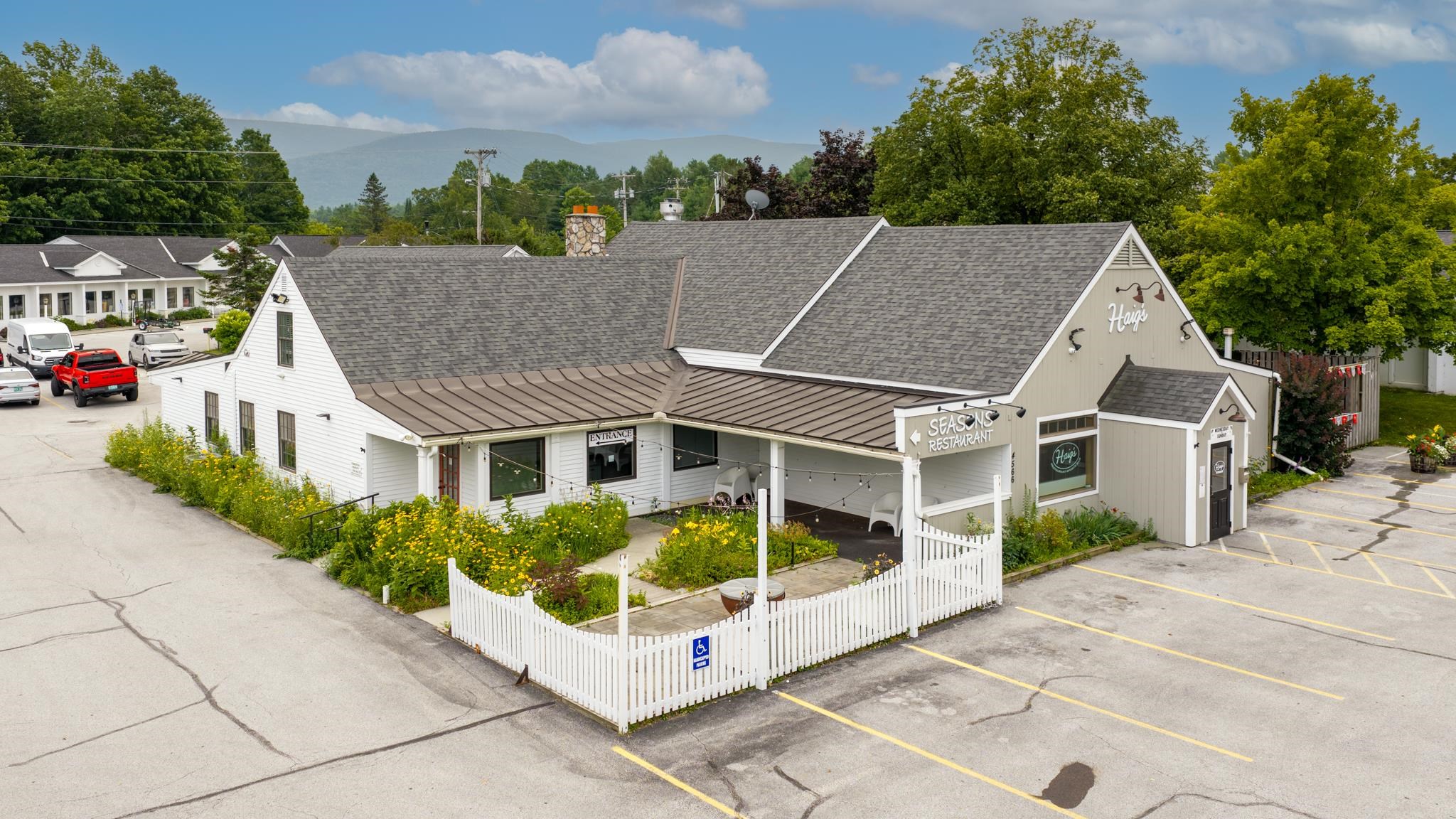 4566 Main Street photo 9