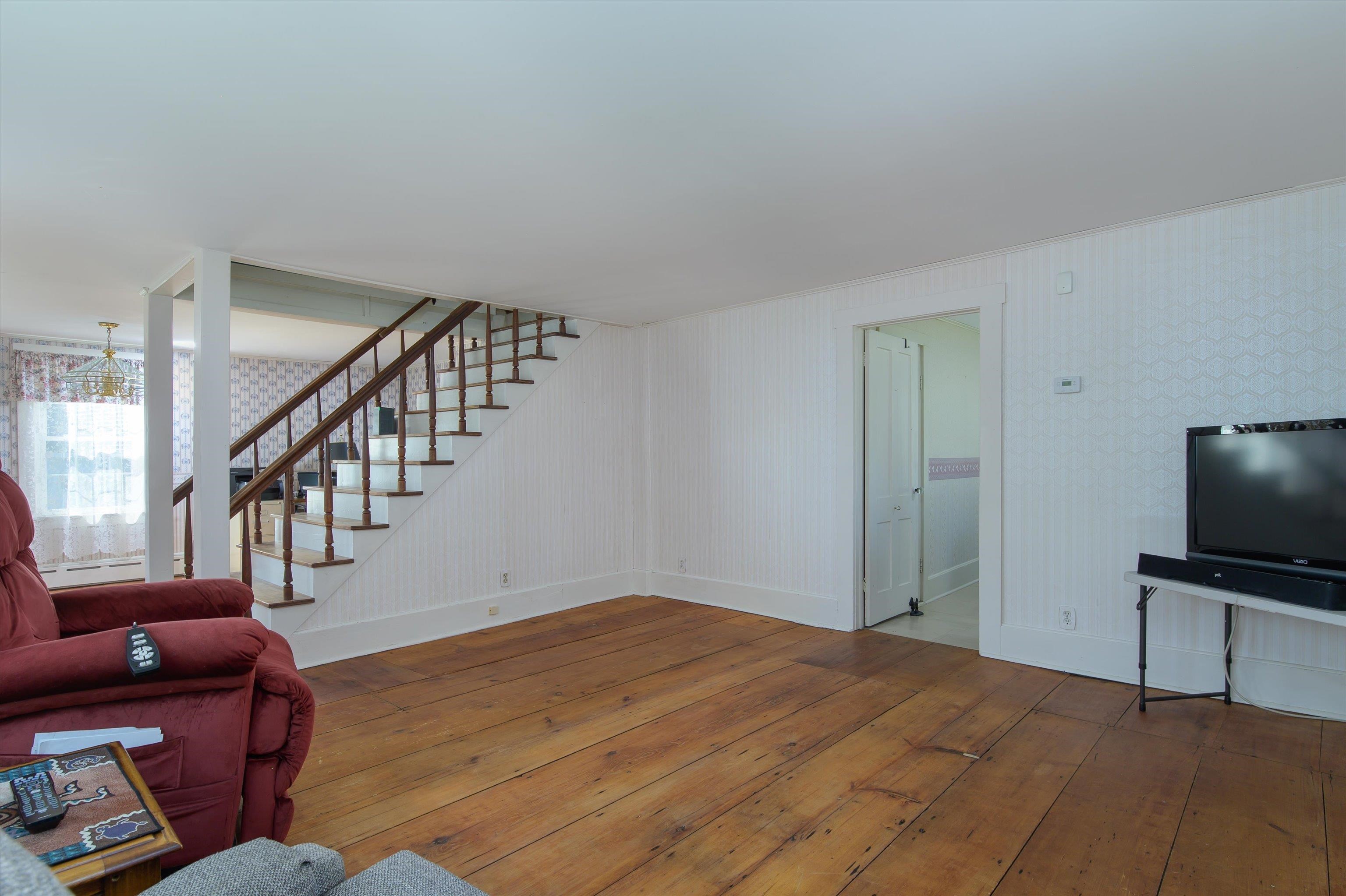 888 Skyline Drive photo 24