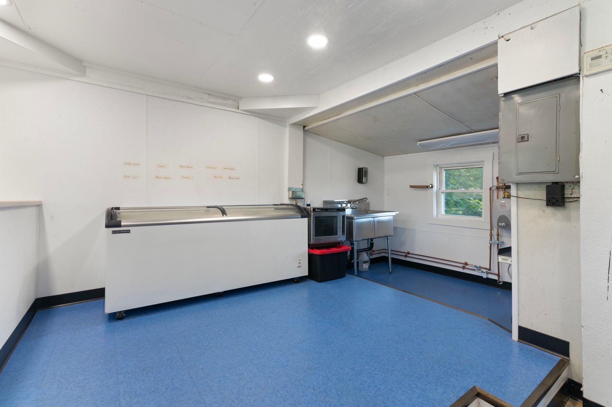 632 Putney Road photo 26