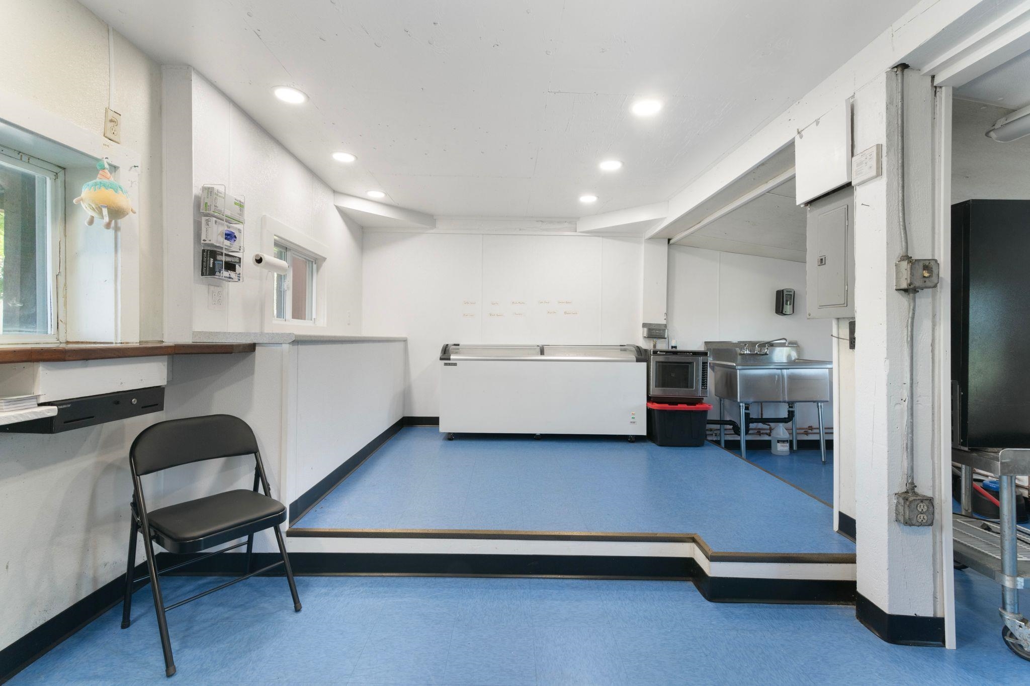 632 Putney Road photo 27