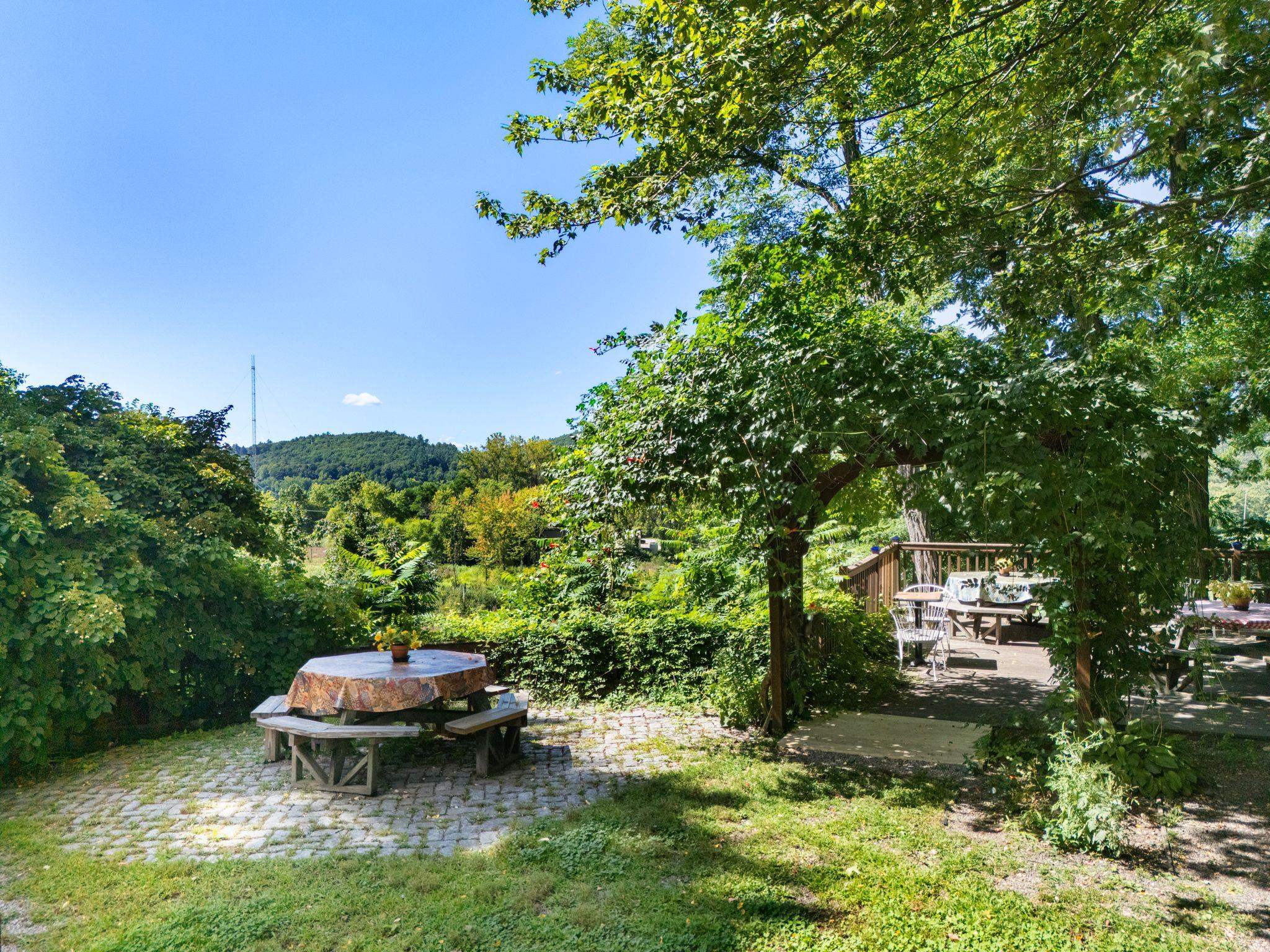 632 Putney Road photo 4