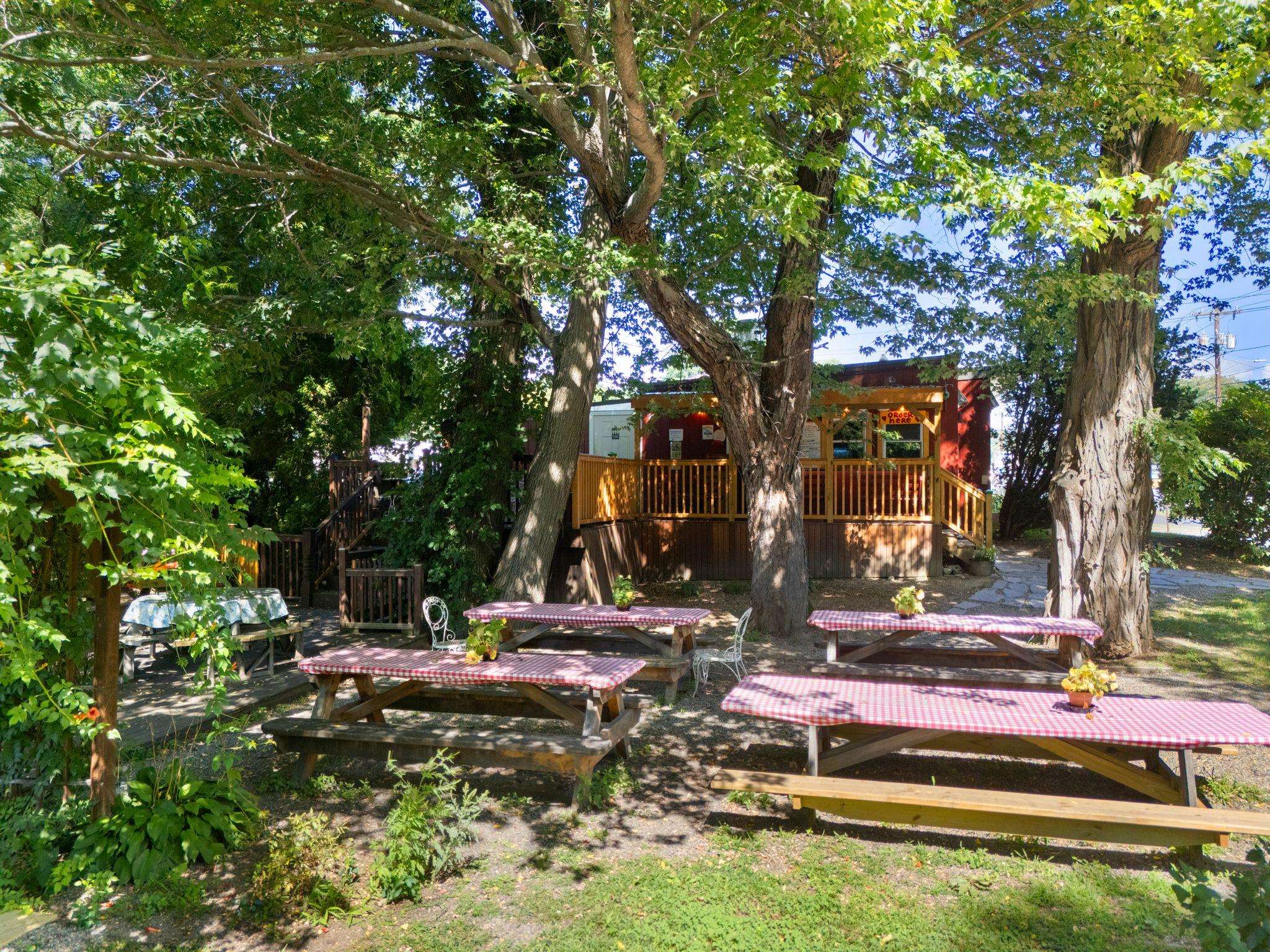 632 Putney Road photo 5