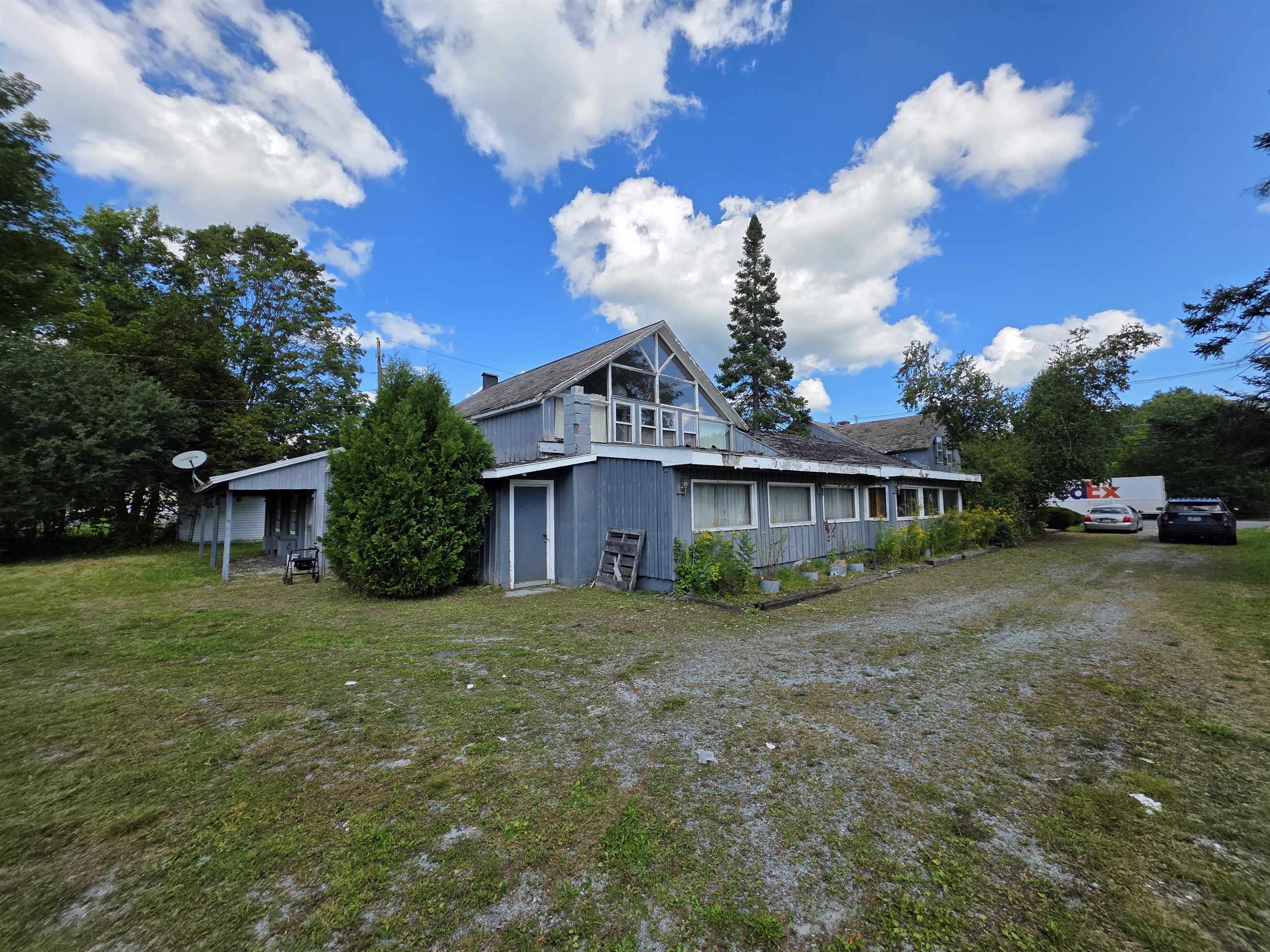 5549 Main Street photo 7