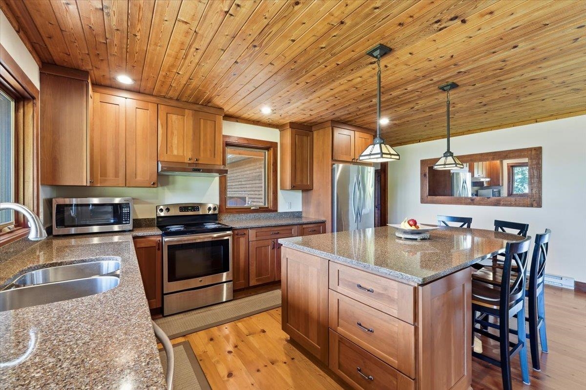 1099 E Shore Road photo 13