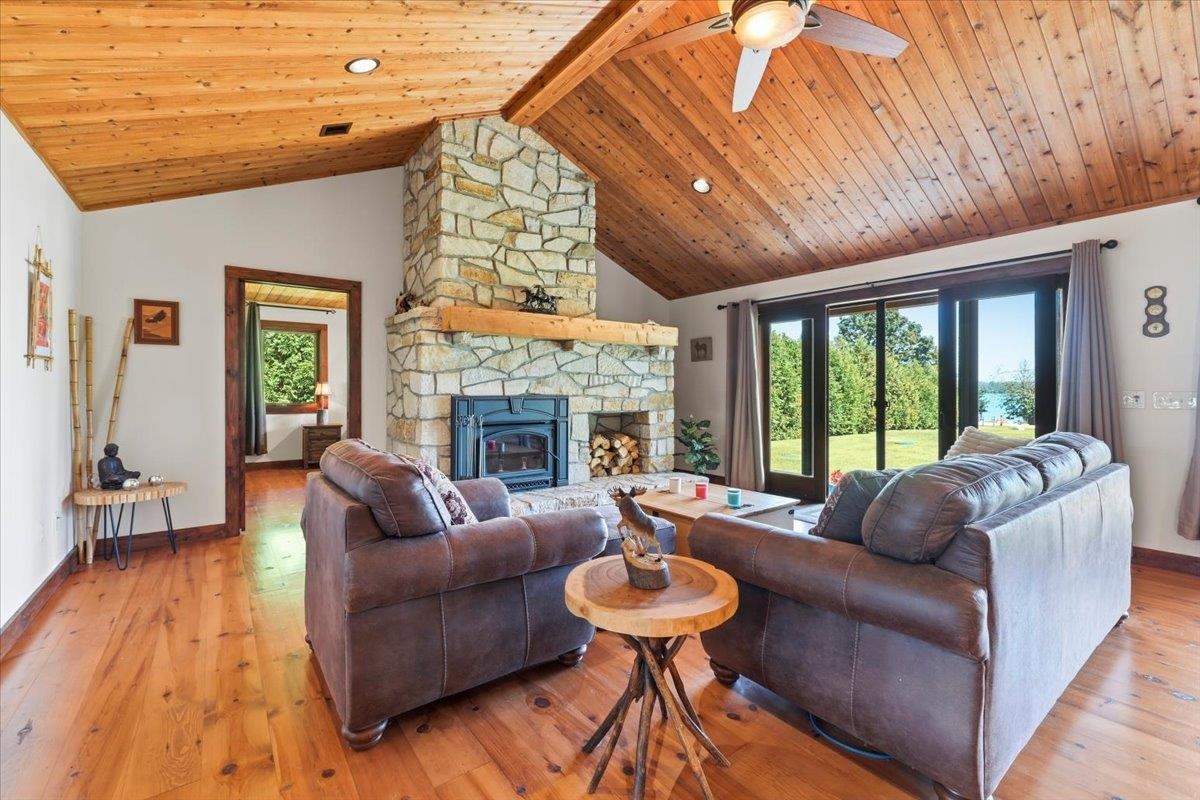 1099 E Shore Road photo 15