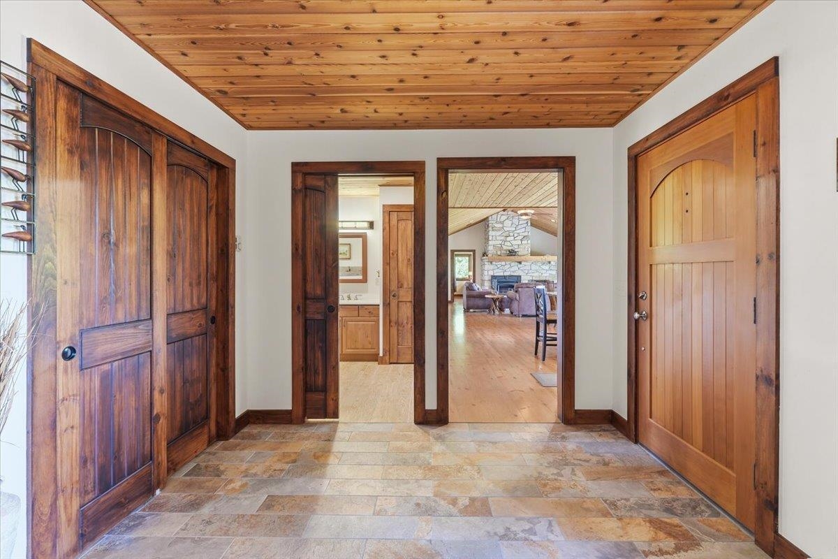 1099 E Shore Road photo 7