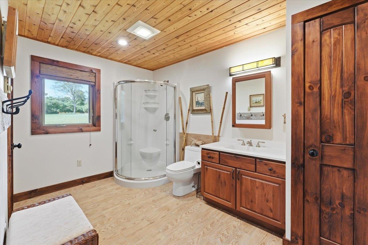 1099 E Shore Road photo 8