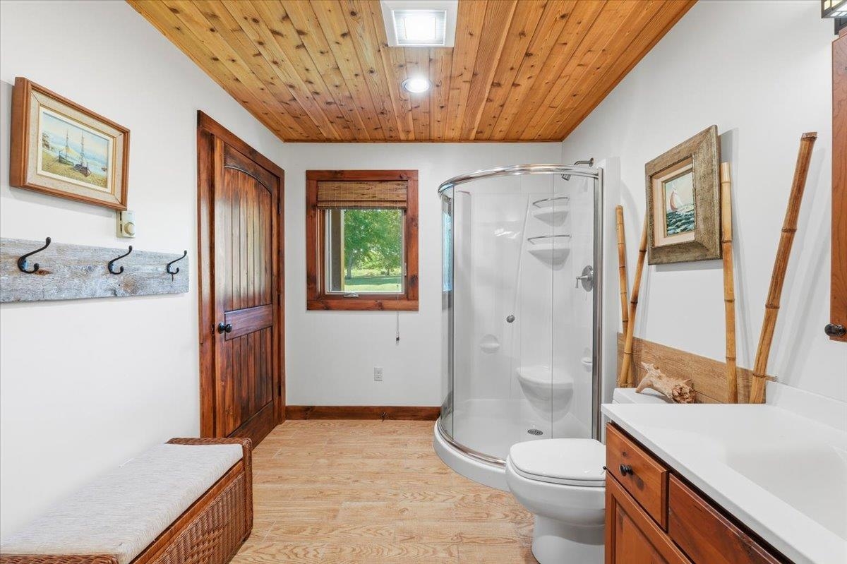 1099 E Shore Road photo 9